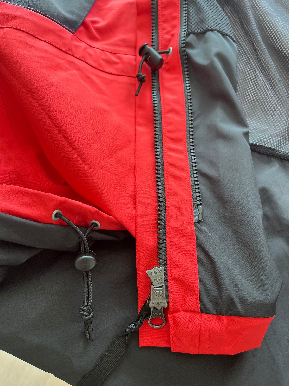 The North Face 1994 Retro Mountain Futurelight Jacket – Fiery Red [Medium, Used]