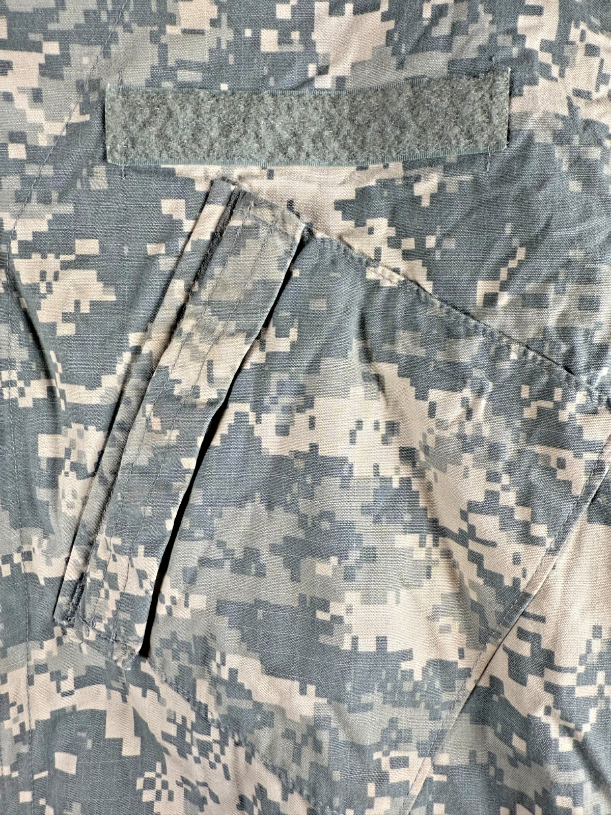 Size M – Military Surplus Army ACU Uniform Jacket Digital Camo