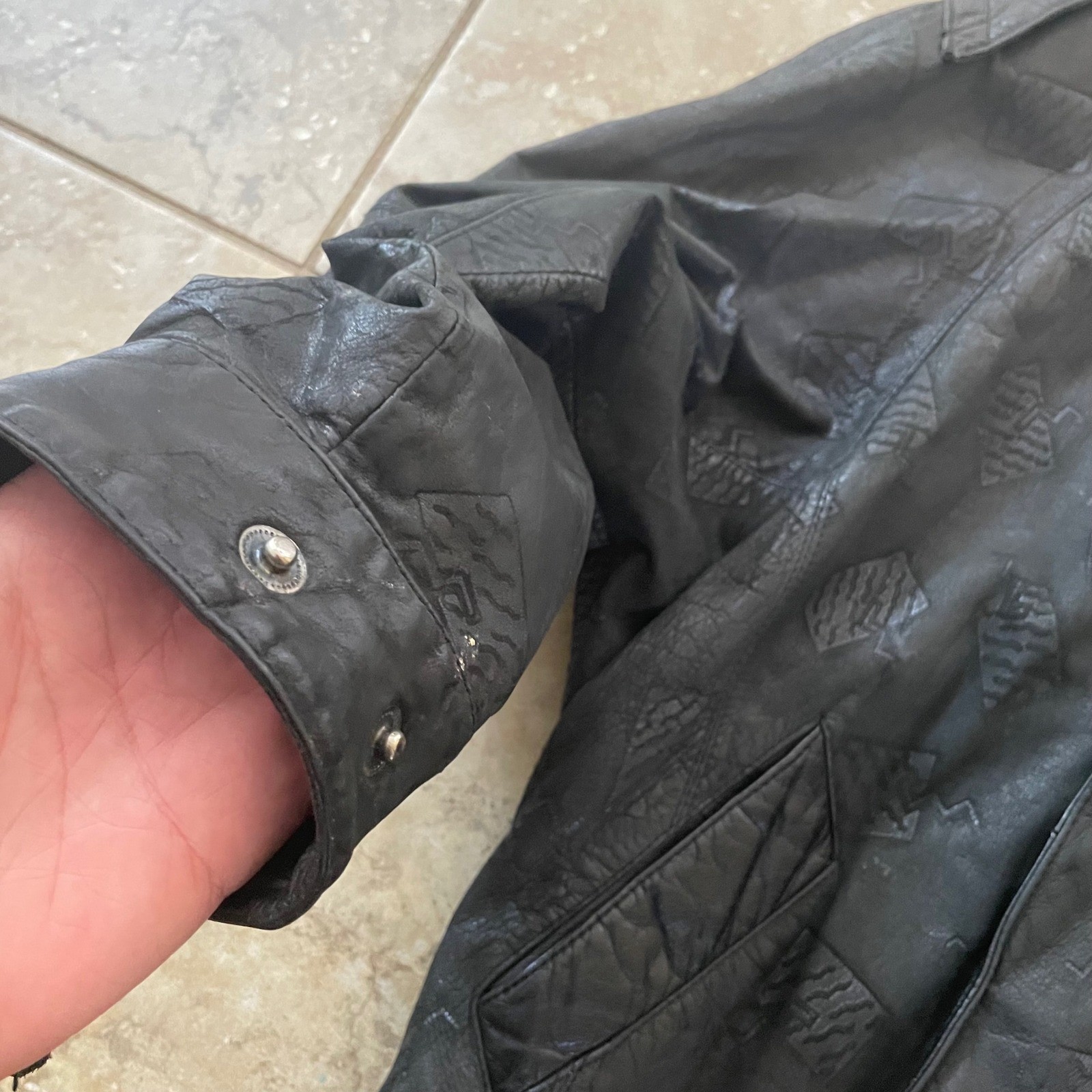 Cosi L’Uomo Mens Black Leather Embossed Geometric Bomber Jacket Size S Vintage