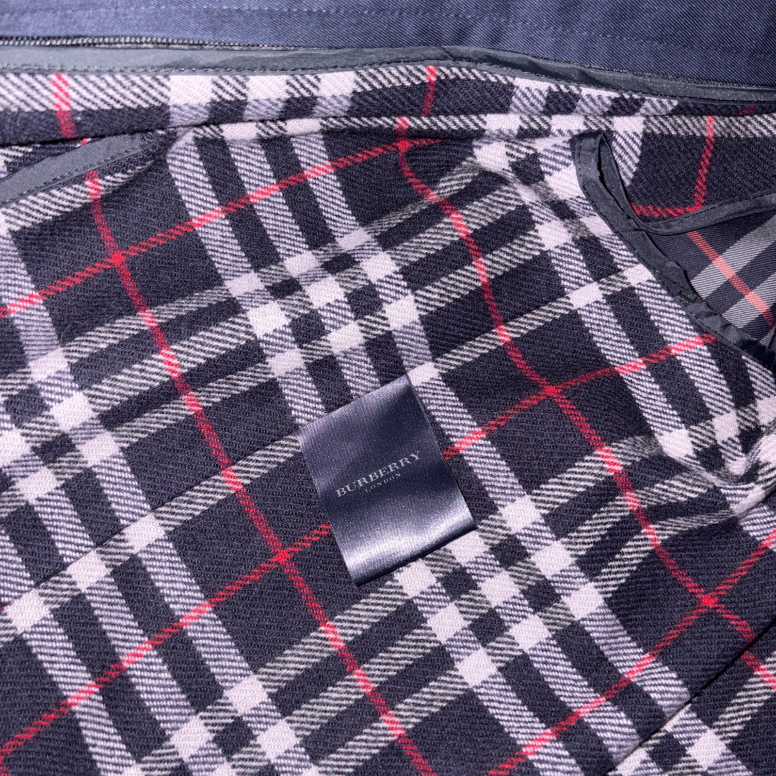 Burberry London Men’s Navy Blue Nova Check Lined Long Trench Coat Size 42R
