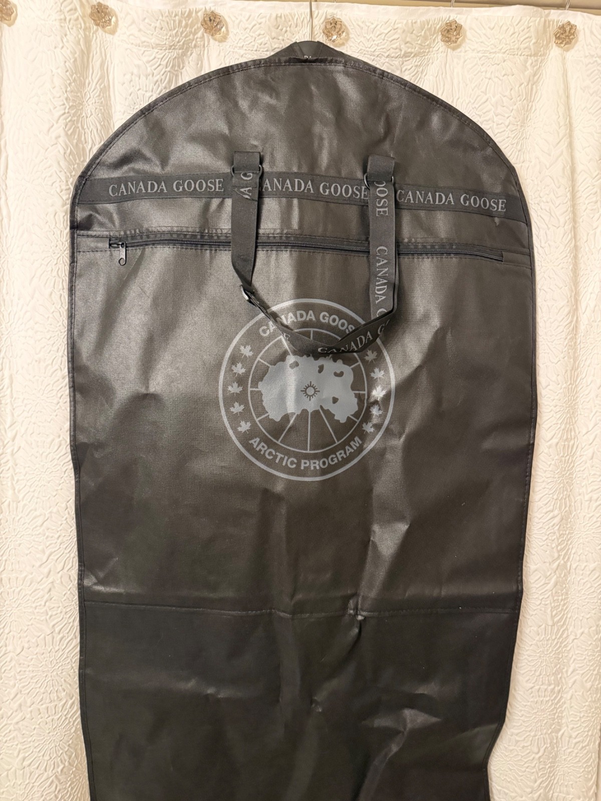 Canada Goose Jacket Men’s Hybridge Down Puffer Black Full Zip