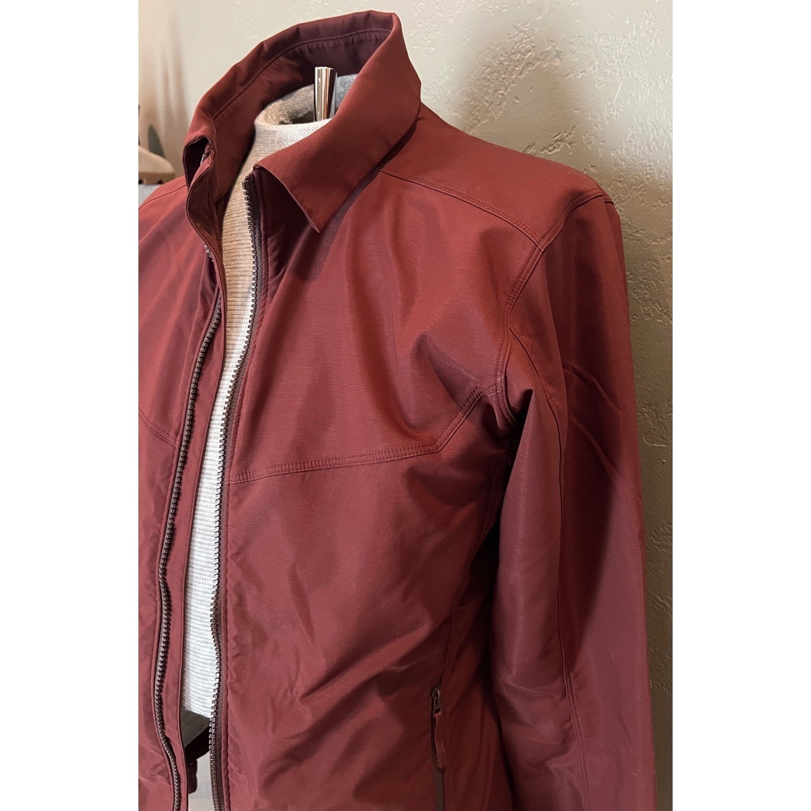 Arc’teryx A2B Commuter Jacket Mens Small S Burgundy Maroon Softshell 2015