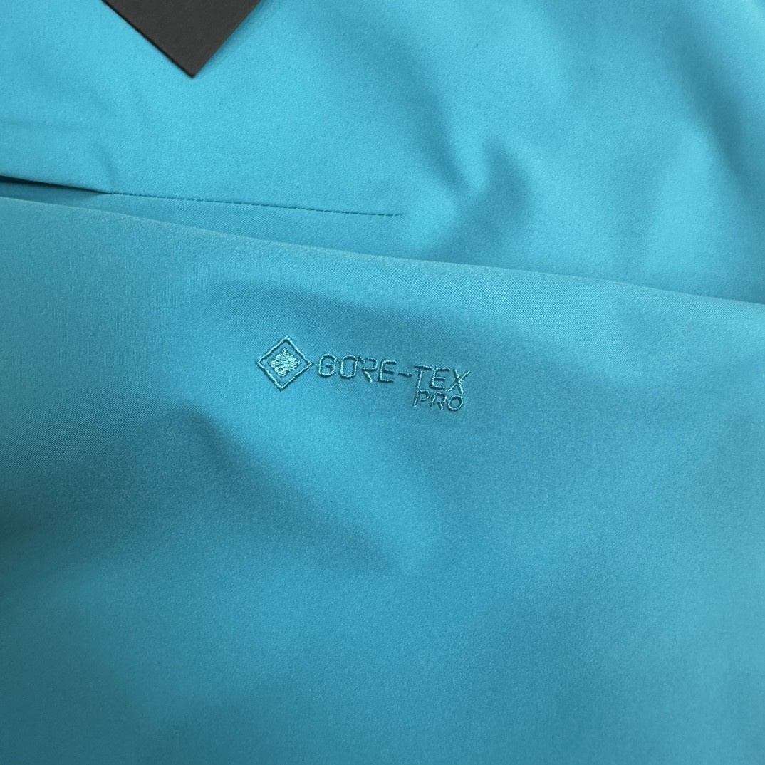 Arcteryx Alpha SV winter Jacket Men’s BRIGHT BLUE Size M new