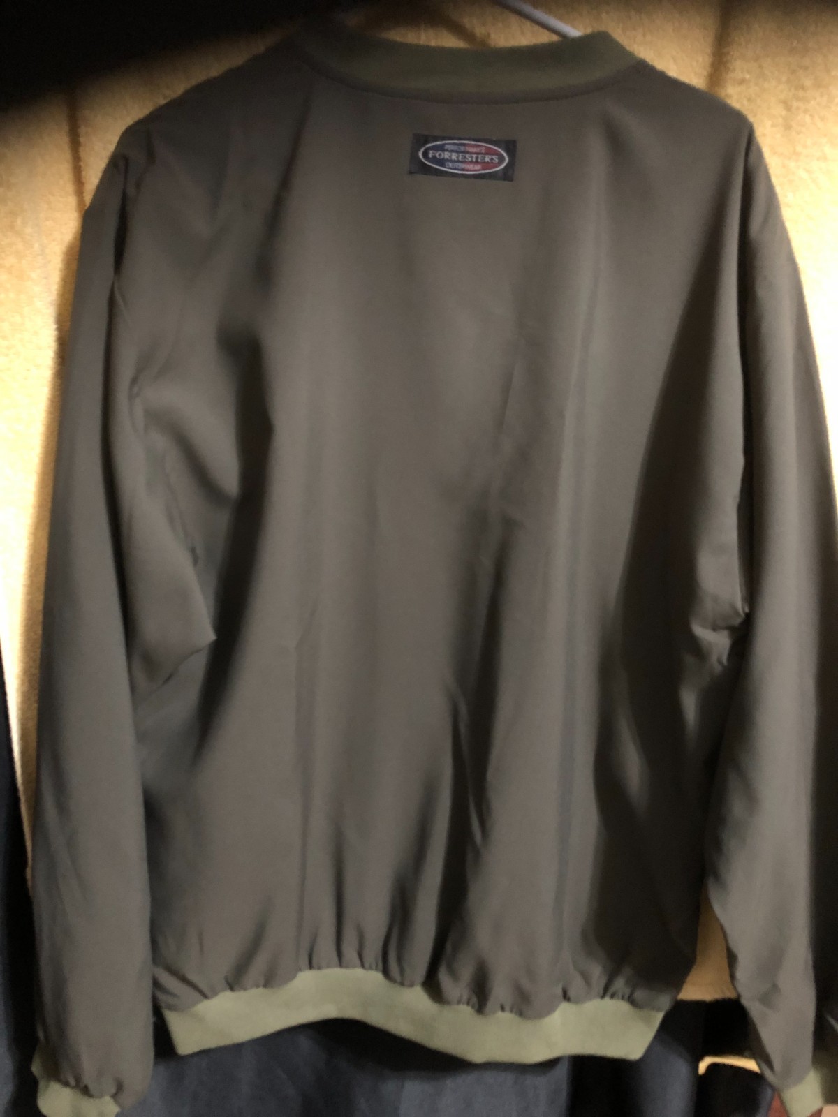 Forrester’s Mens Golf V-Neck Windshirt MEDIUM Golden Olive Teflon Microfiber NWT