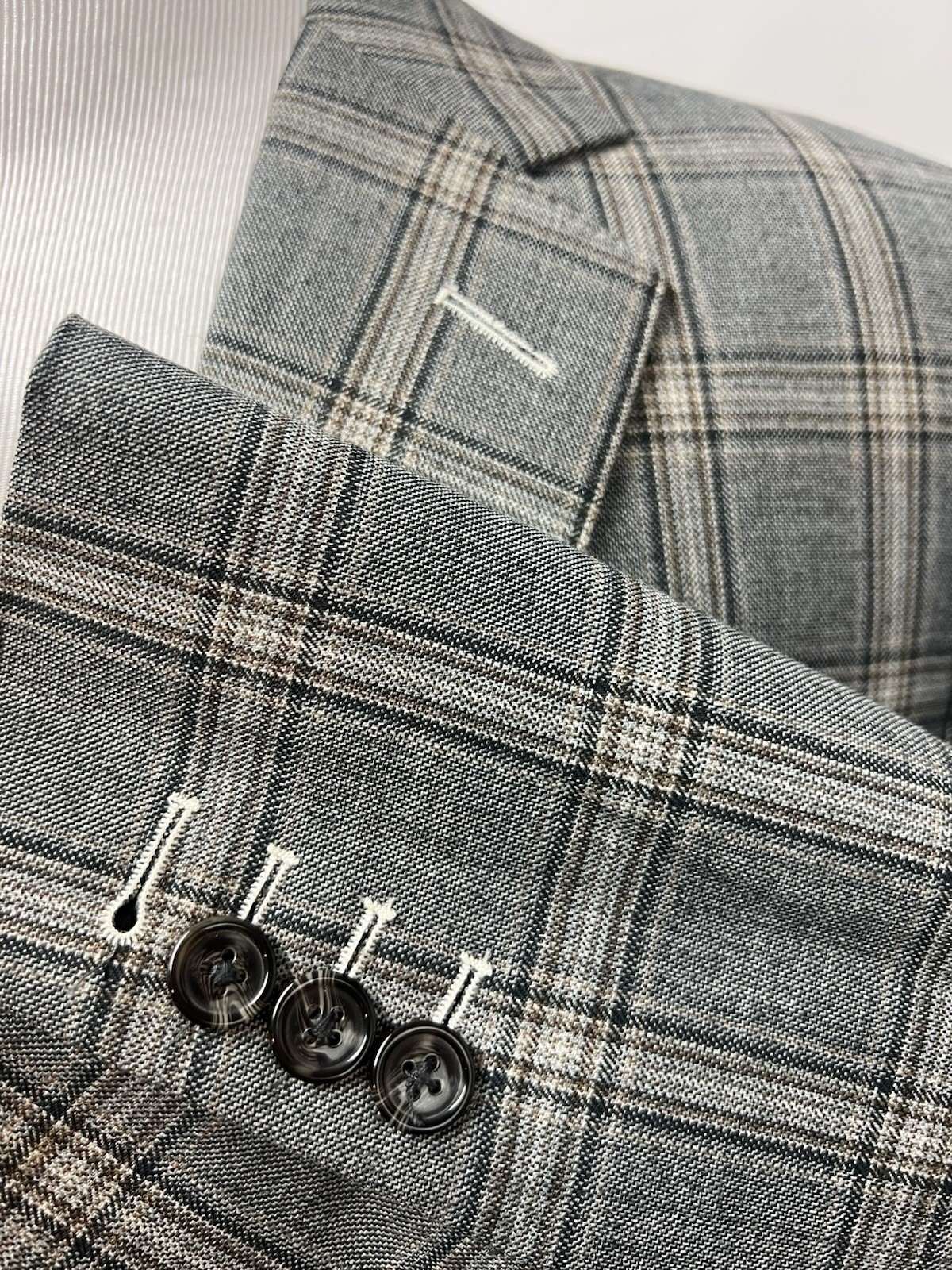 Custom Tailored Men’s 46 Gray Tan Windowpane Plaid 2-Button Blazer Jacket Coat