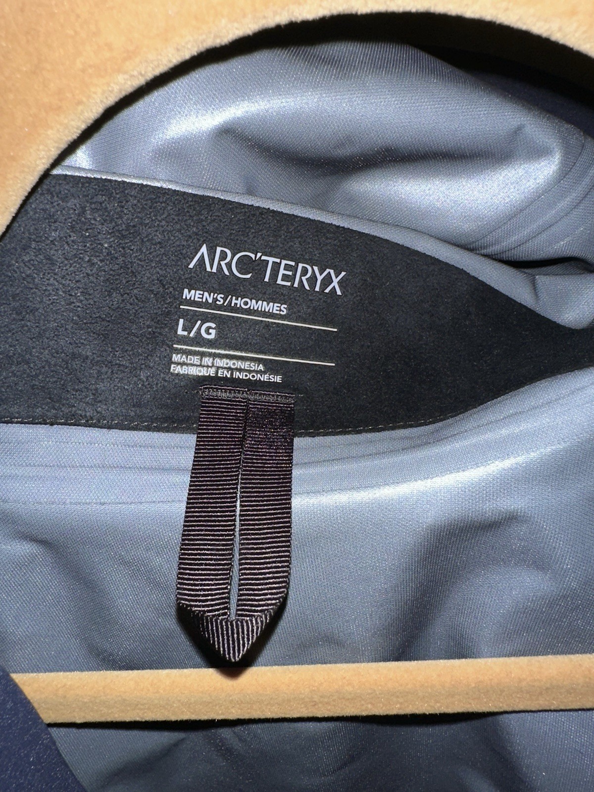 Arcteryx Men’s Beta GORETEX Jacket Navy Large