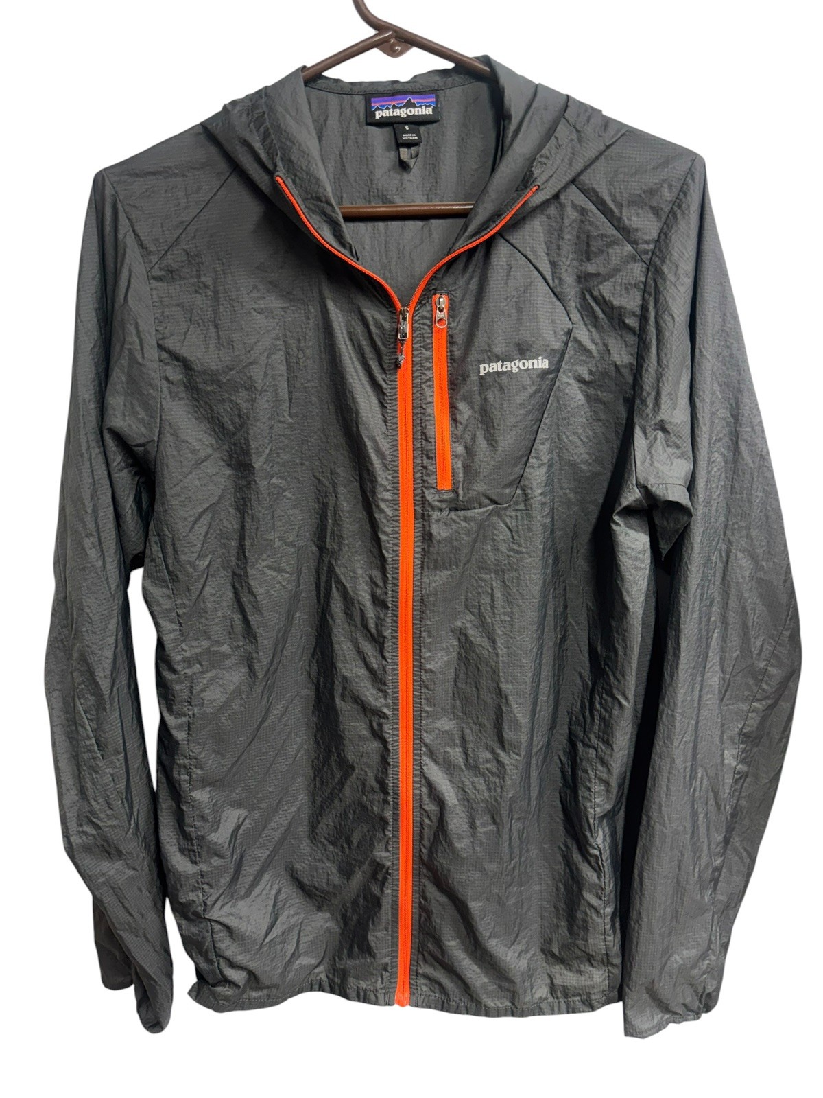 Patagonia Houdini Jacket Mens small Gray Orange Hooded Windbreaker 24141