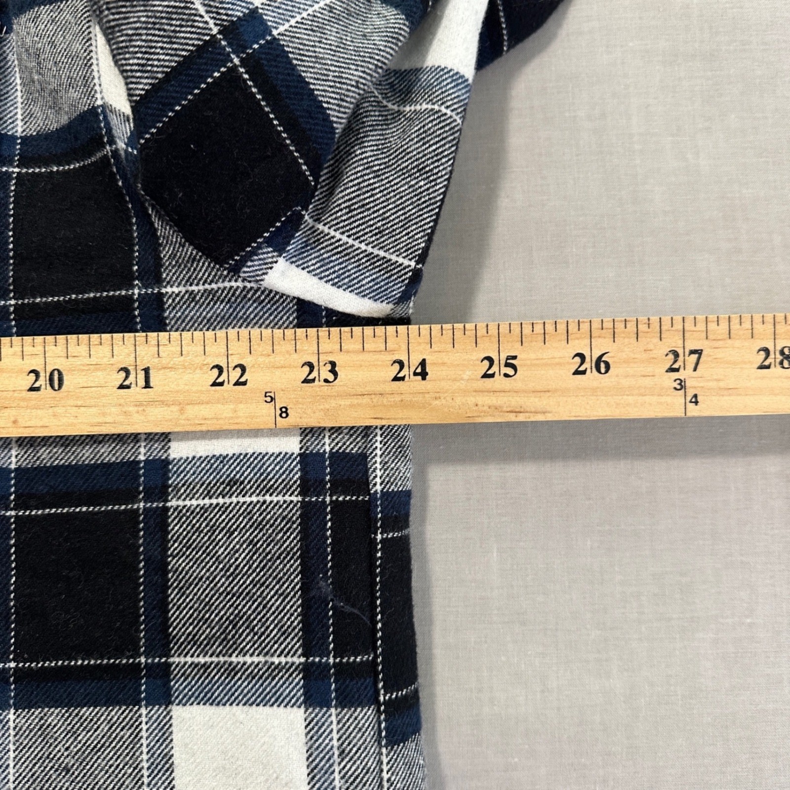 Levi’s Men’s L Shirt Jacket Navy Blue White Plaid Quilted Flannel Campfire NEW
