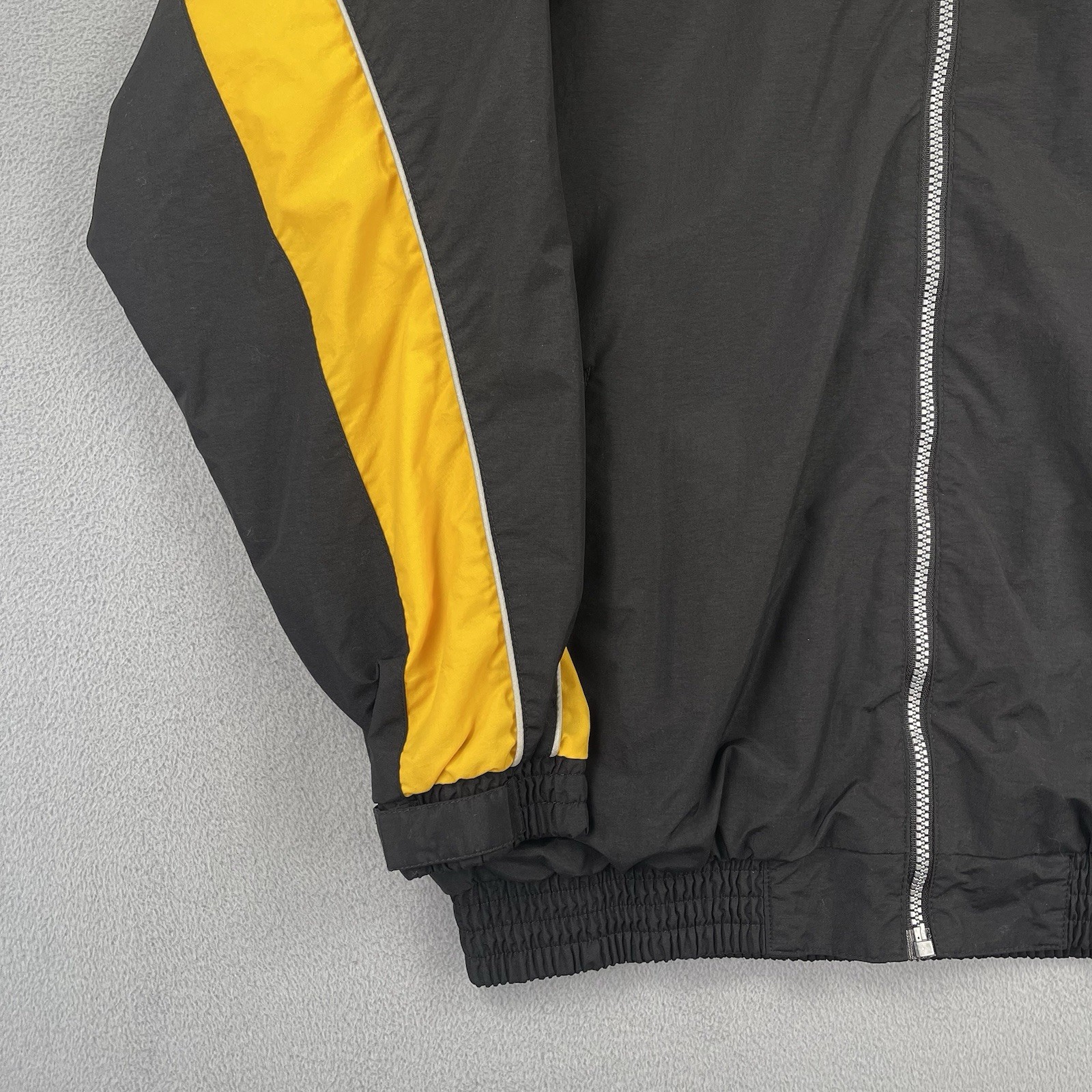 Vintage United States Army Windbreaker Jacket Mens S Black Yellow Full Zip USA