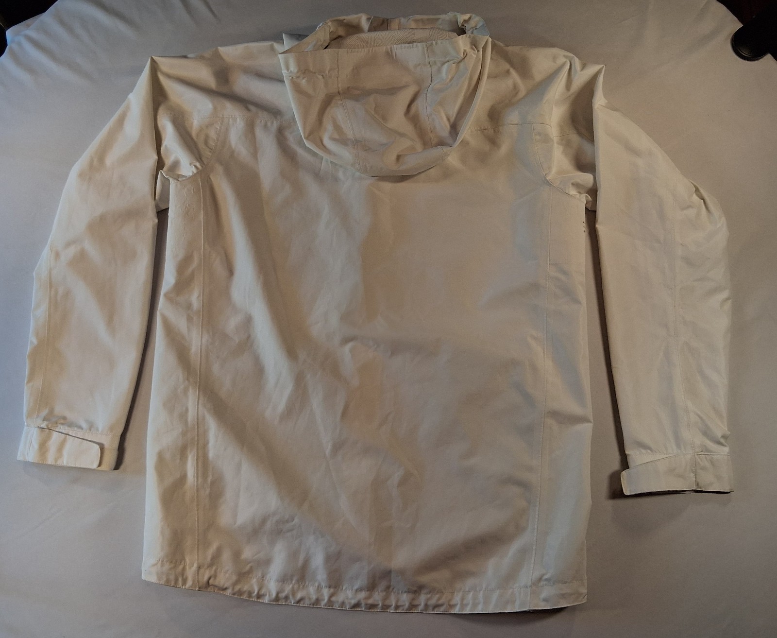 Lands’ End Men’s M White Waterproof Hooded Rain Jacket
