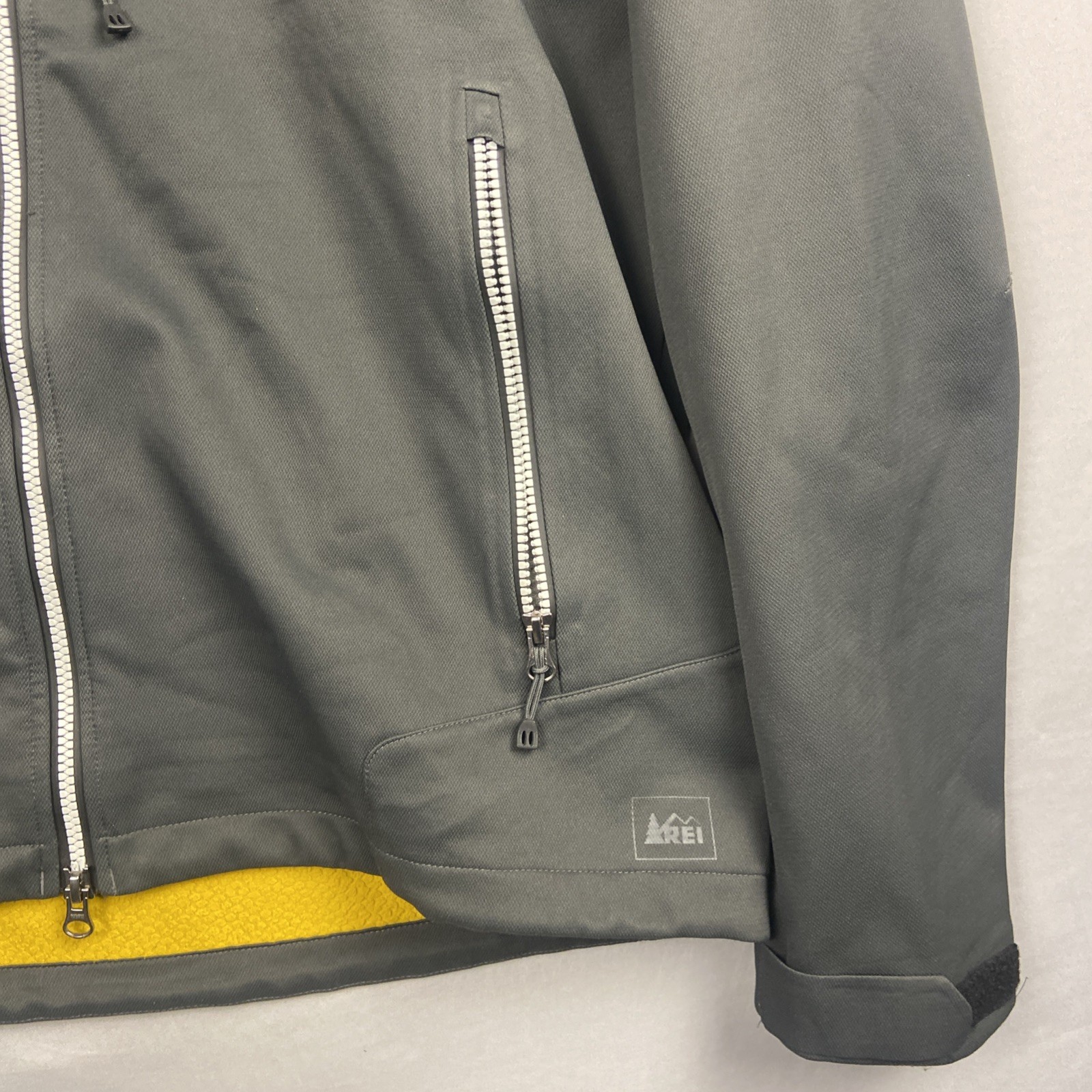 REI Windbreak Soft shell Jacket Men’s Large Gray Hooded Waffle Lined Heavyweight