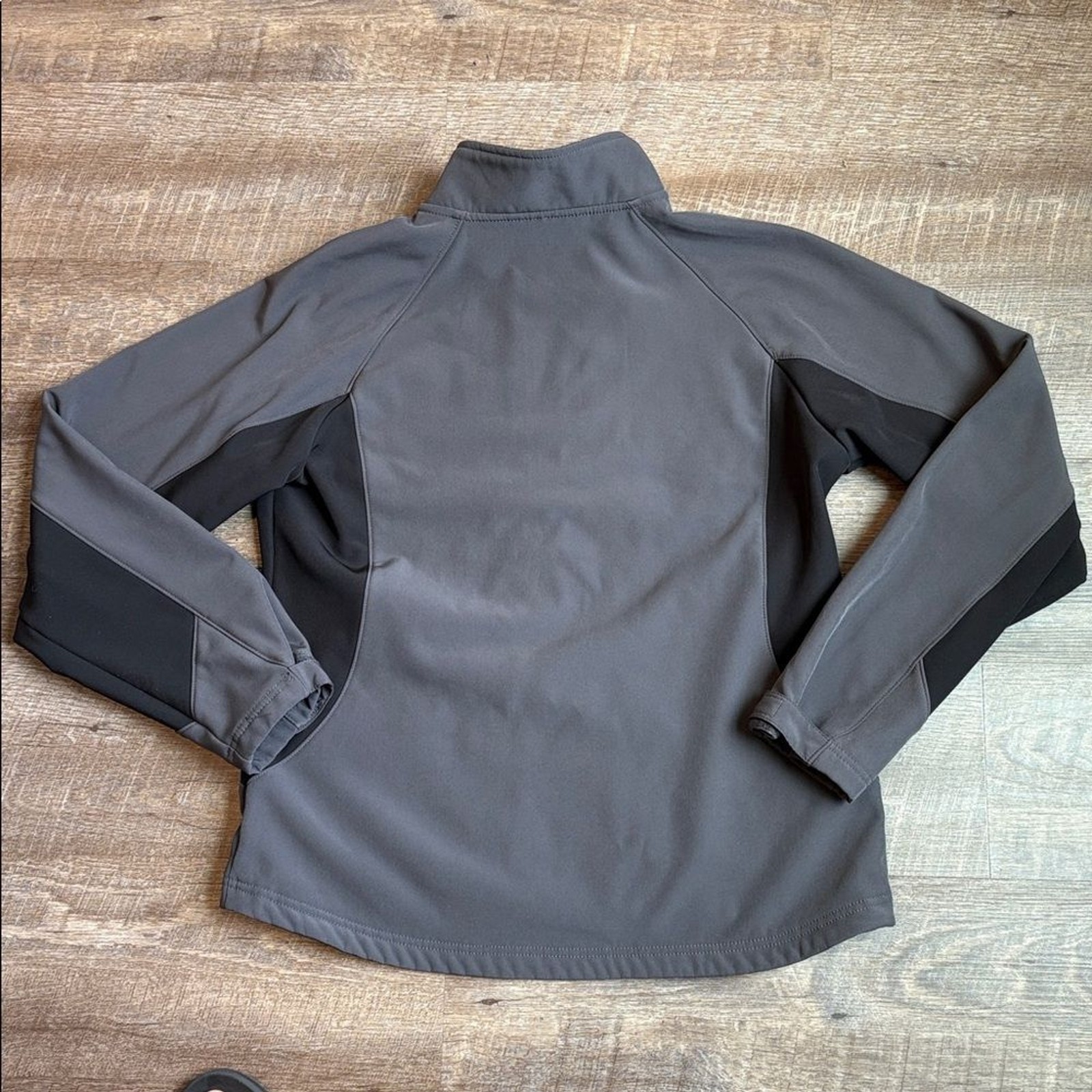 Starbucks Softshell Performance Jacket Men’s XL Gray and Black Fitted Full Zip