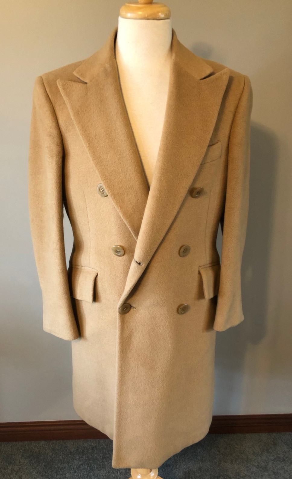 Men’s Vintage Dunhill Tailors Camel Hair Double-Breasted Overcoat – Size 38