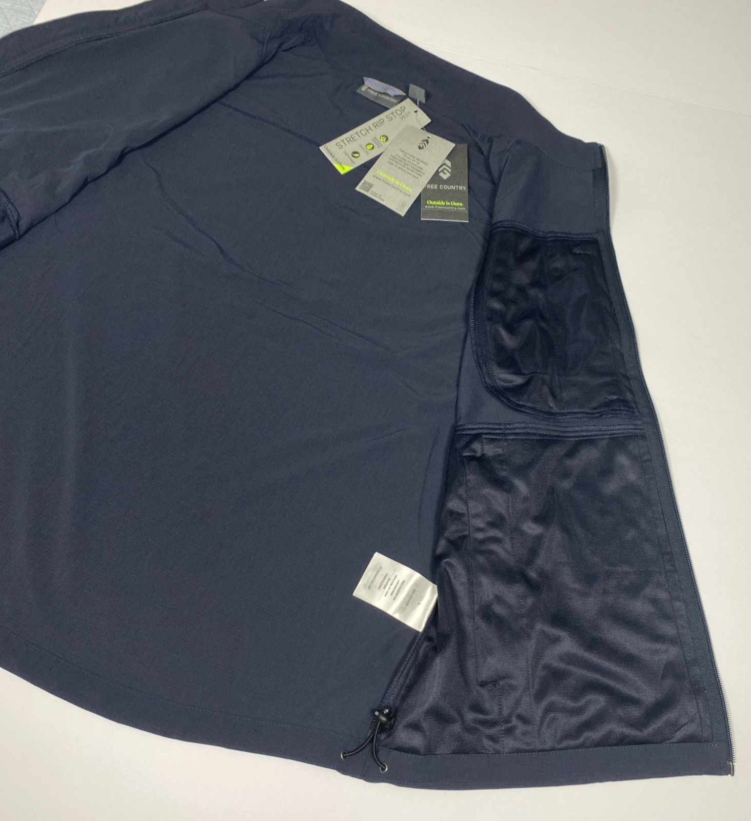 $80 Free Country Dark Navy Blue Stretch Rip Stop Adventure Vest Men’s Medium NWT
