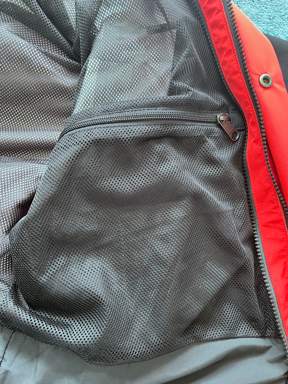 The North Face 1994 Retro Mountain Futurelight Jacket – Fiery Red [Medium, Used]