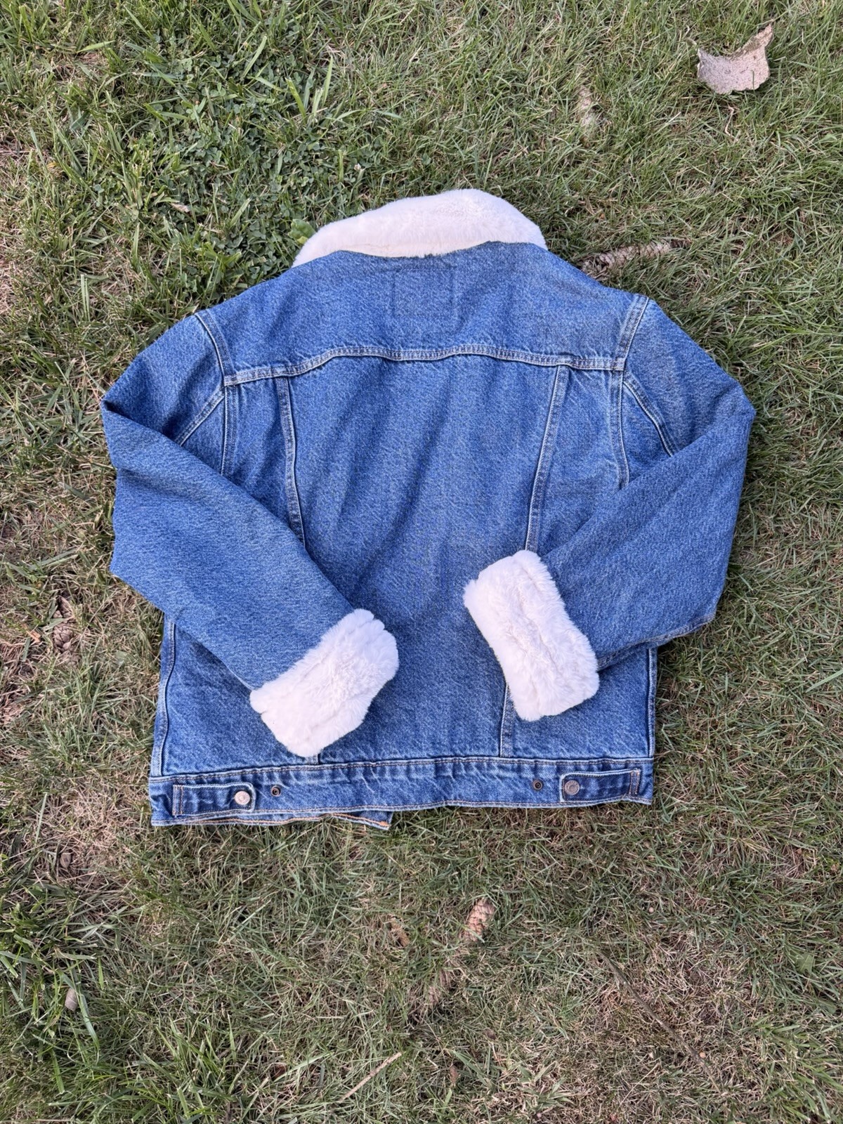 Levi Strauss & Co. Sherpa Lined Denim Jacket Blue/White Button Size M