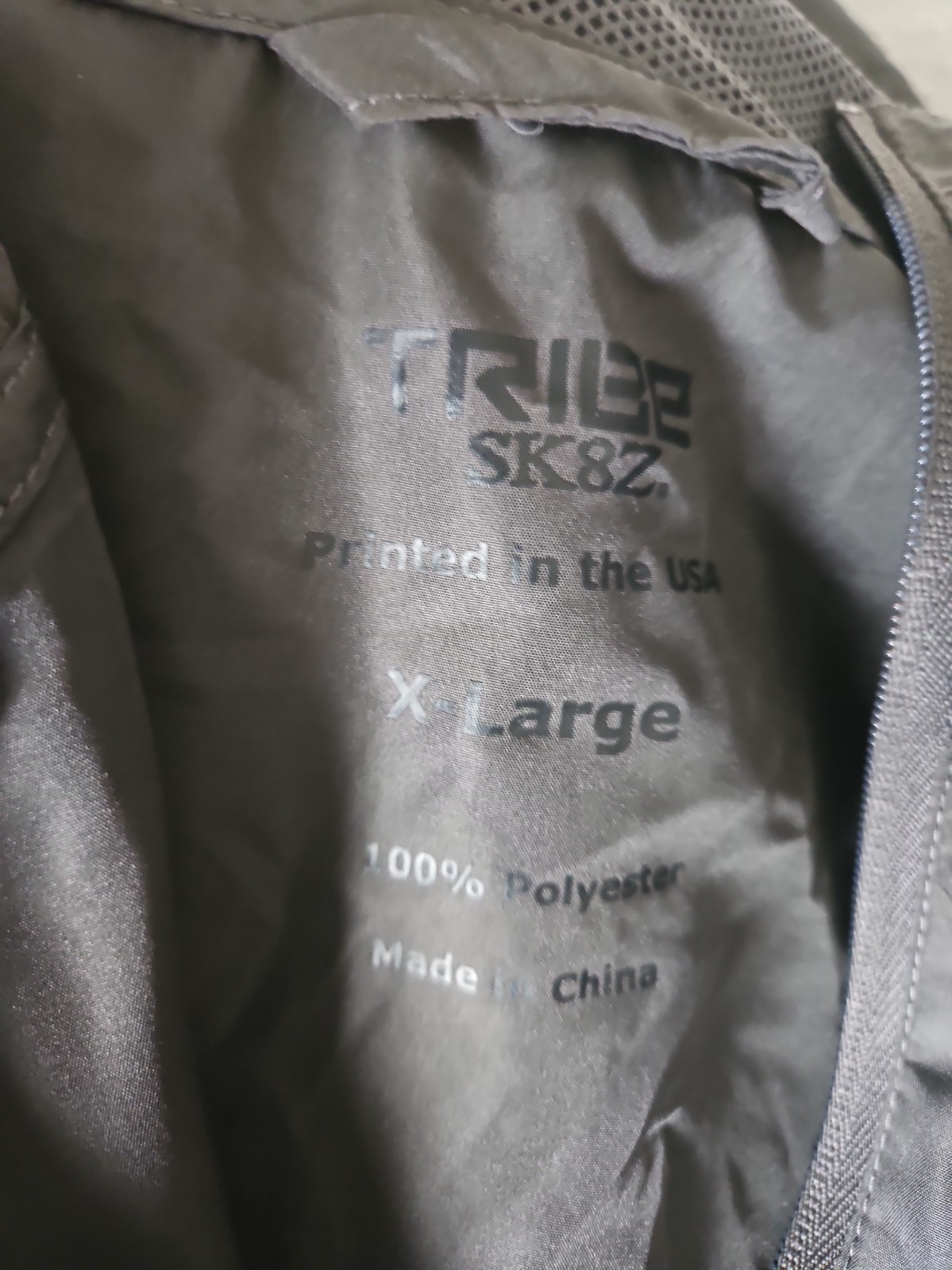 Tribe Sk8z Windbreaker Rain Jacket Mens XL Gray Zip Hooded Lightweight Packable