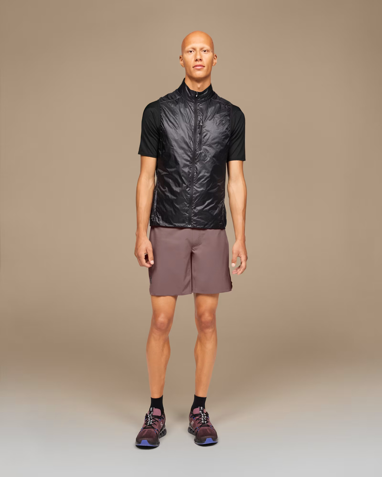 Men’s On Cloud Black Weather Vest – 1MD10480553