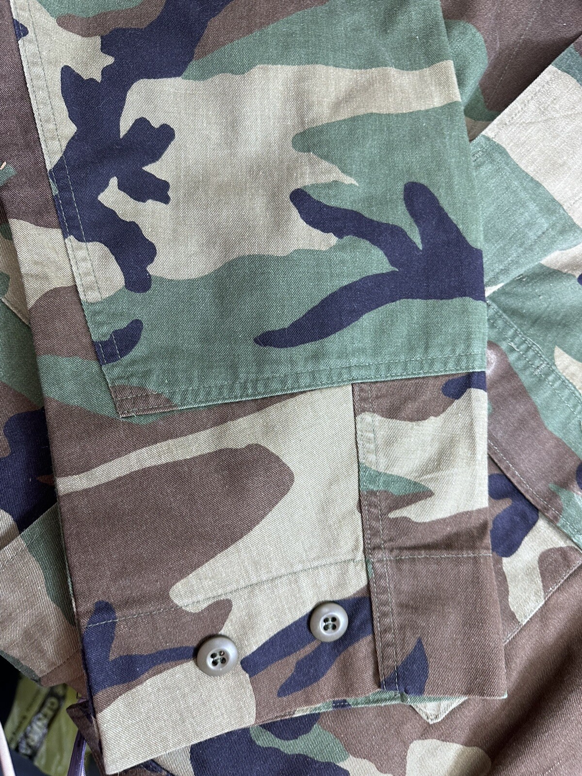 U.S. Military Jacket Vintage Camouflage Buttons Large Pockets large/regular