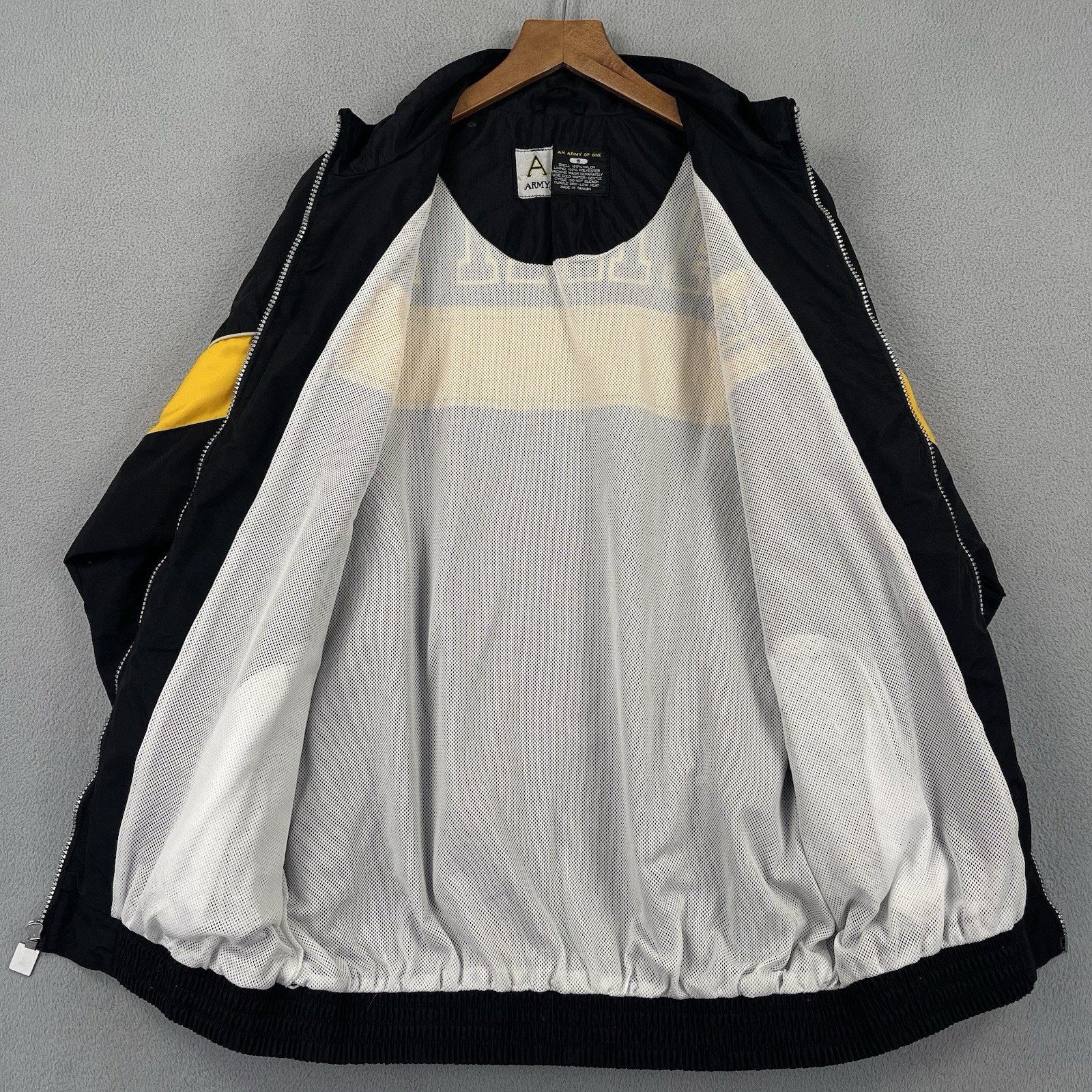 Vintage United States Army Windbreaker Jacket Mens S Black Yellow Full Zip USA
