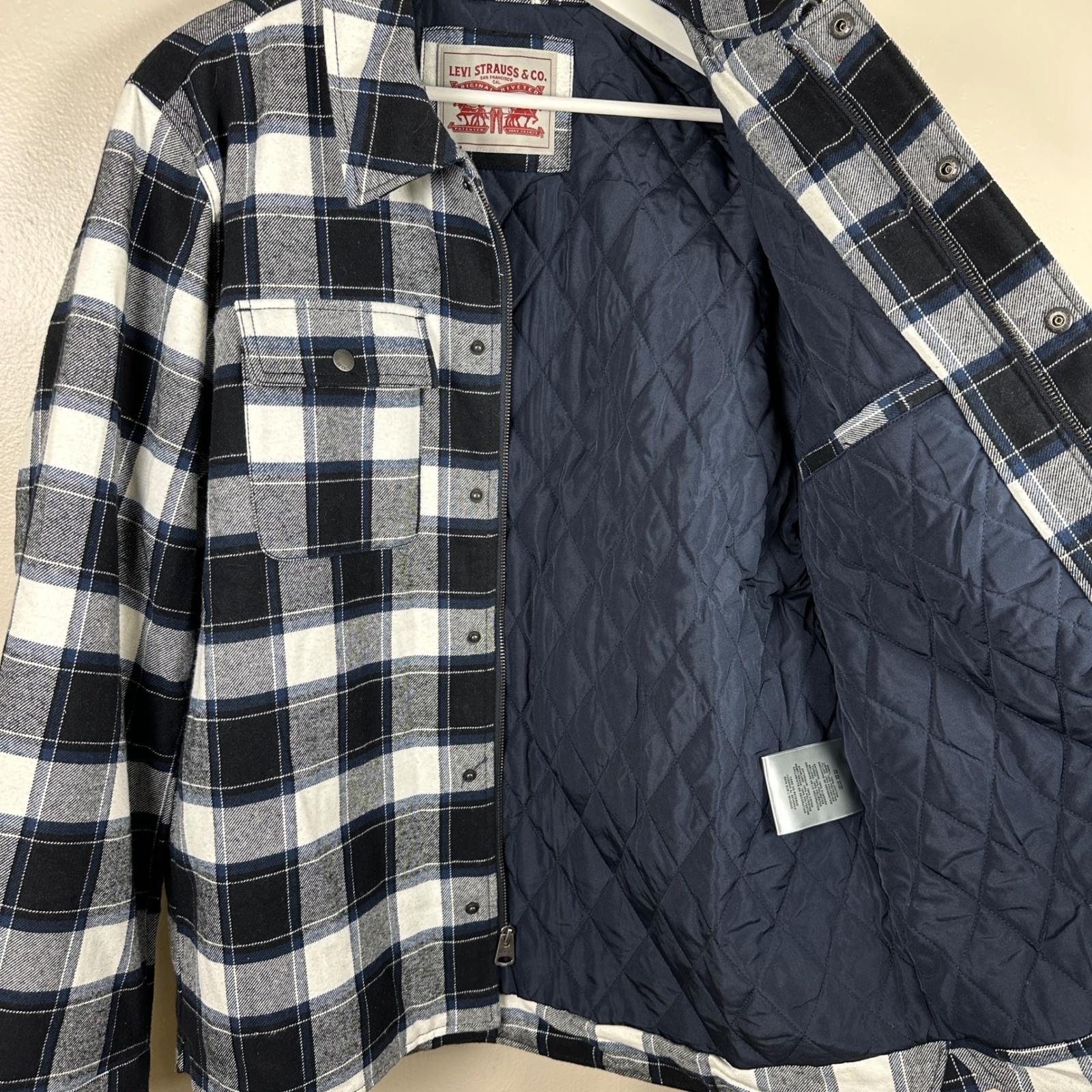 Levi’s Men’s L Shirt Jacket Navy Blue White Plaid Quilted Flannel Campfire NEW