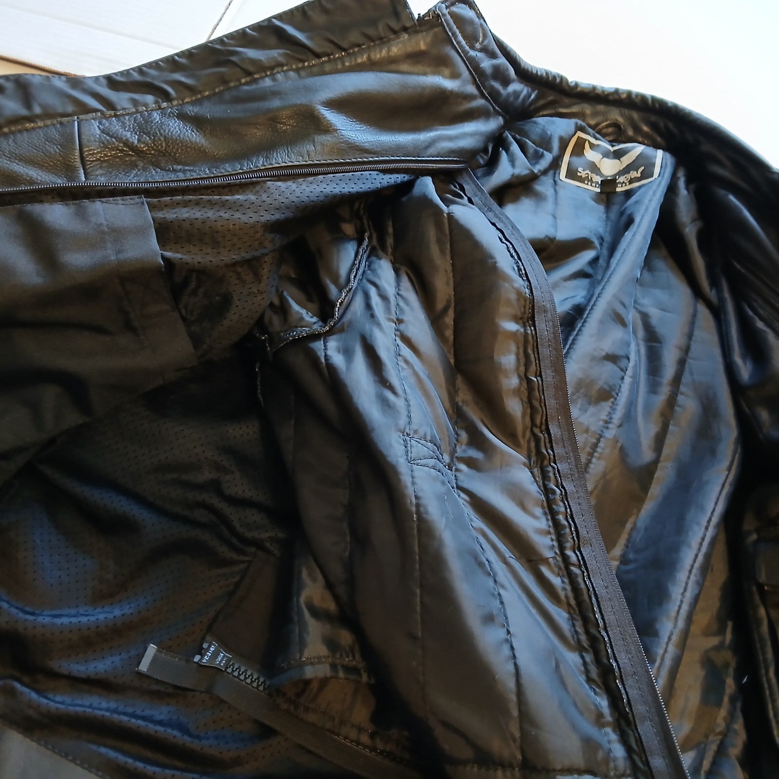 Street Legal Performance Men’s Black Leather Padded Motorcycle Jacket 2XL XXL