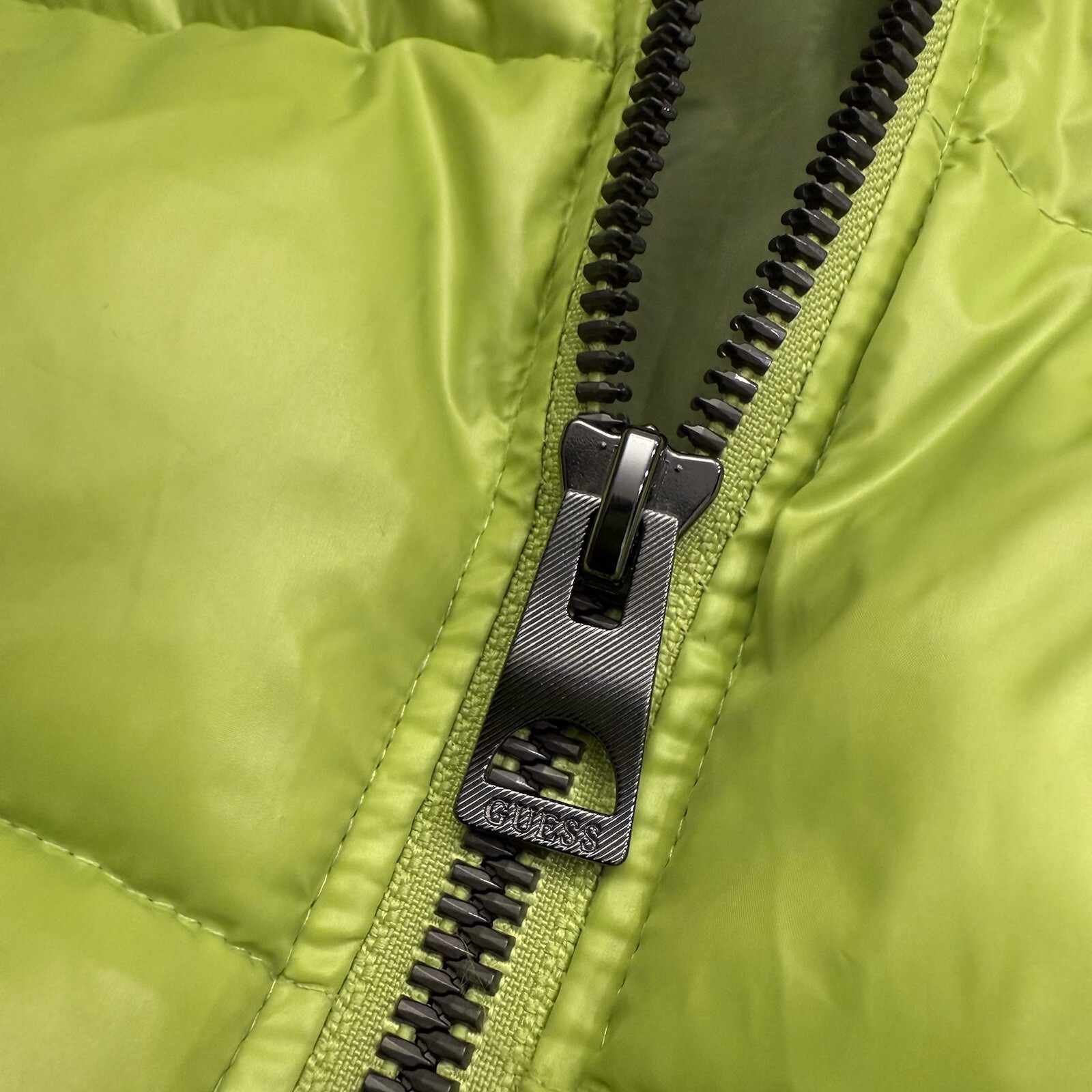 NEW GUESS Men’s Puffer Jacket Removable Hood Lime Lined Insulated Size Large