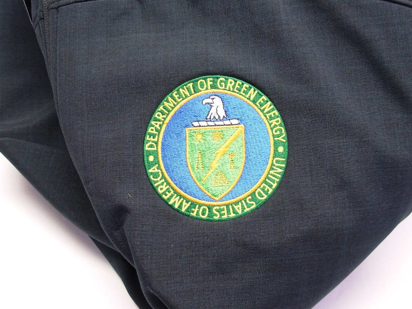 NWT Zusa XL Black Zip Jacket Wanderlust Traveler USA Green Energy Logo Pockets
