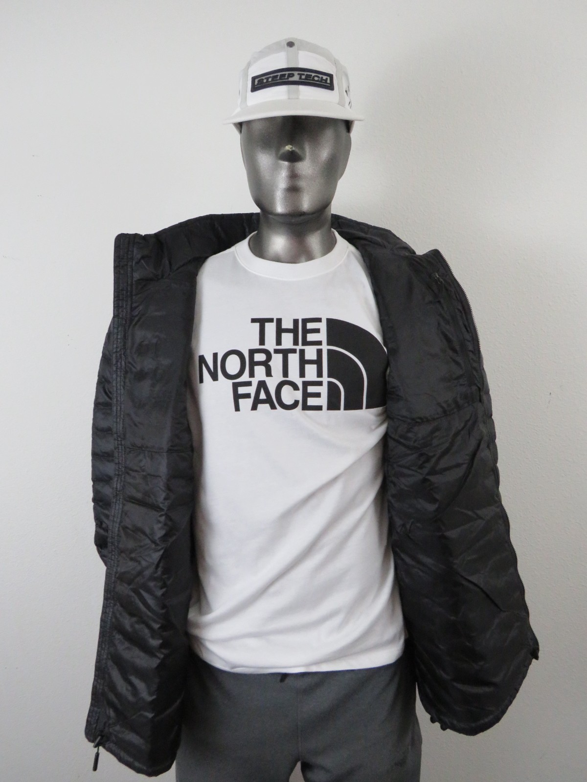 NWT Mens The North Face Thermoball Trekker ECO Insulated FZ Puffer Jacket Black