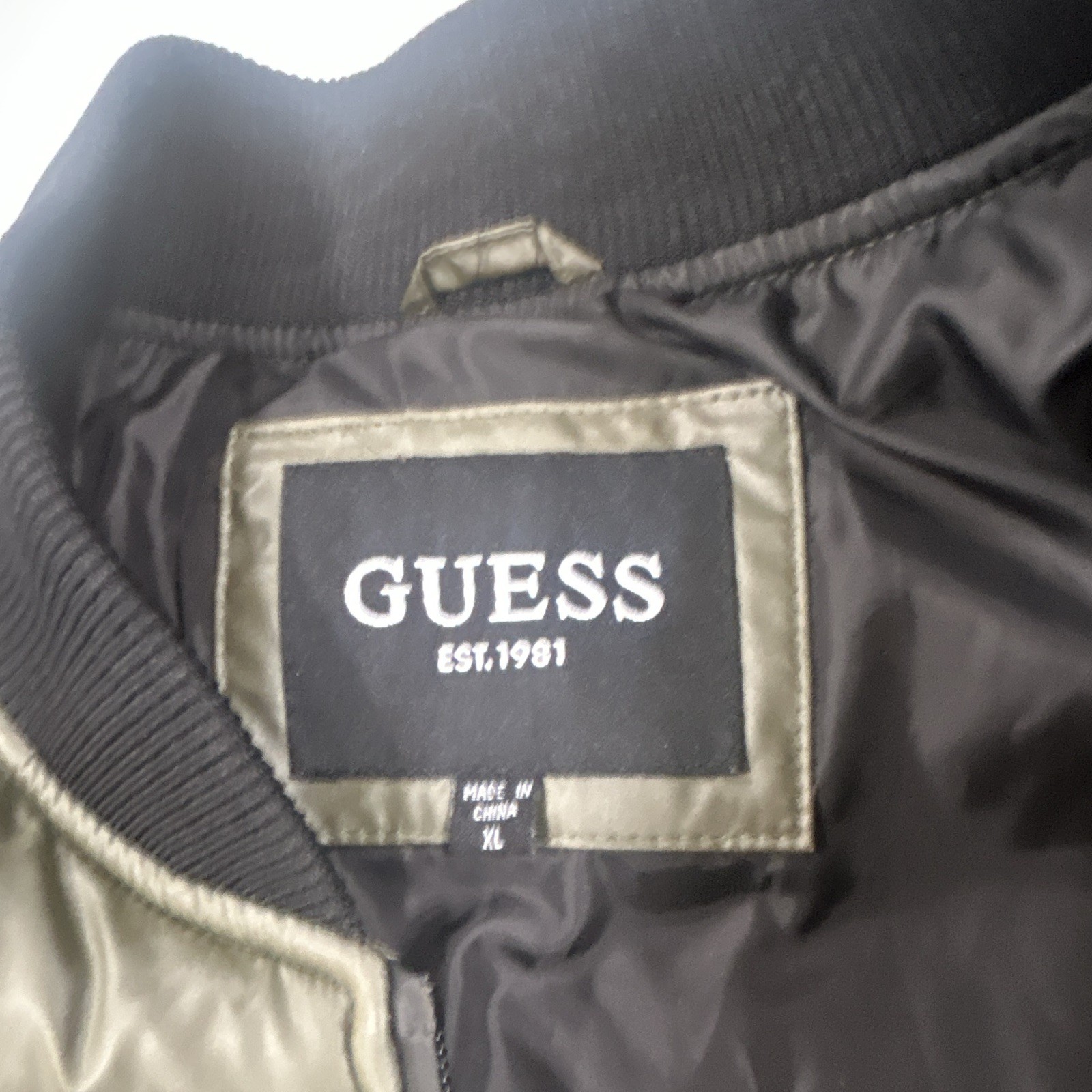 GUESS Men’s XL Green Puffer Jacket Full Zip Quilted Band Collar Solid Short