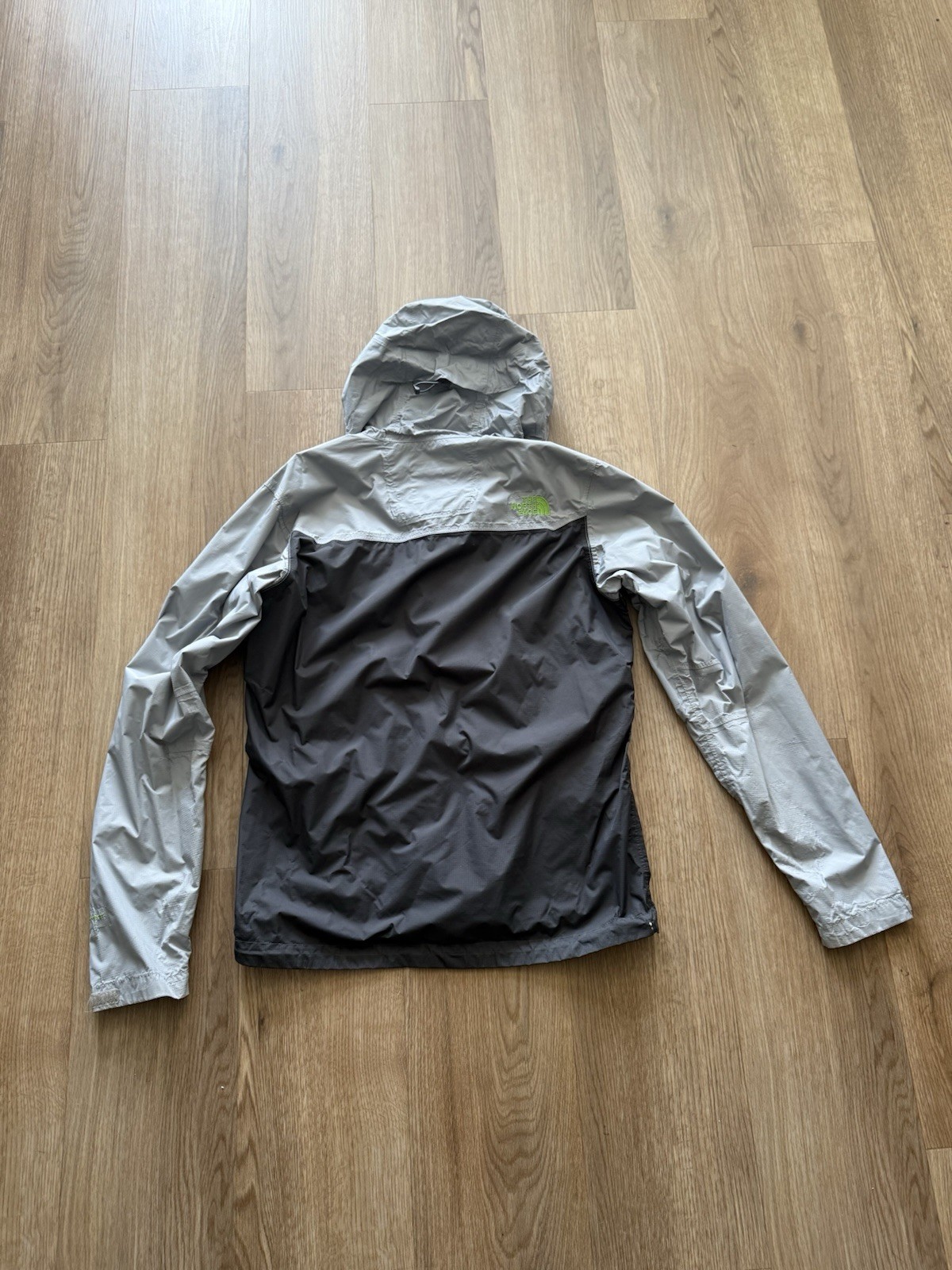 The North Face Men’s Hooded Full Zip Windbreaker Jacket Gray/Black/Green S