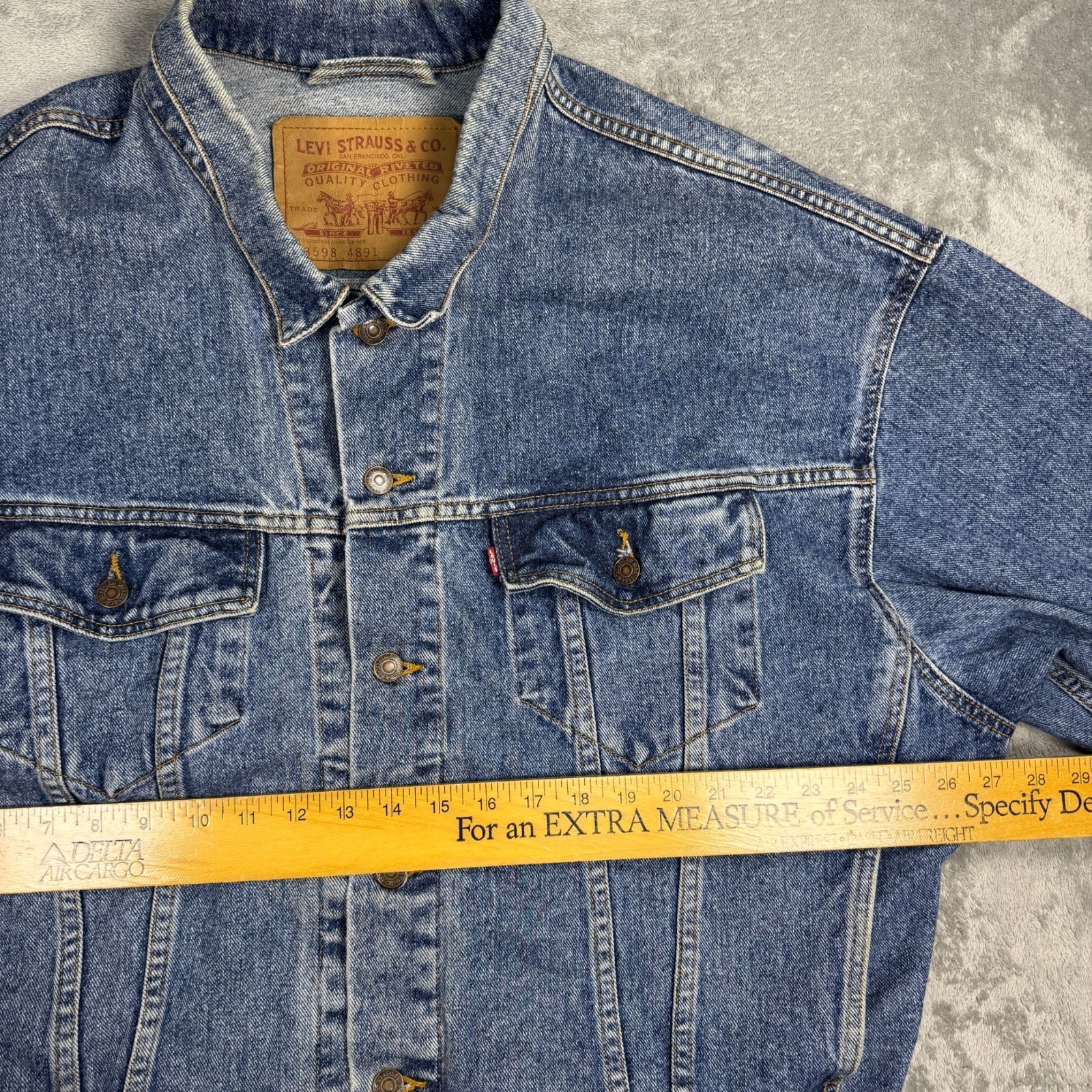 RARE Vintage 90s Levis Embroidered Trucker Jean Jacket 73598-4891 Mens XL Denim