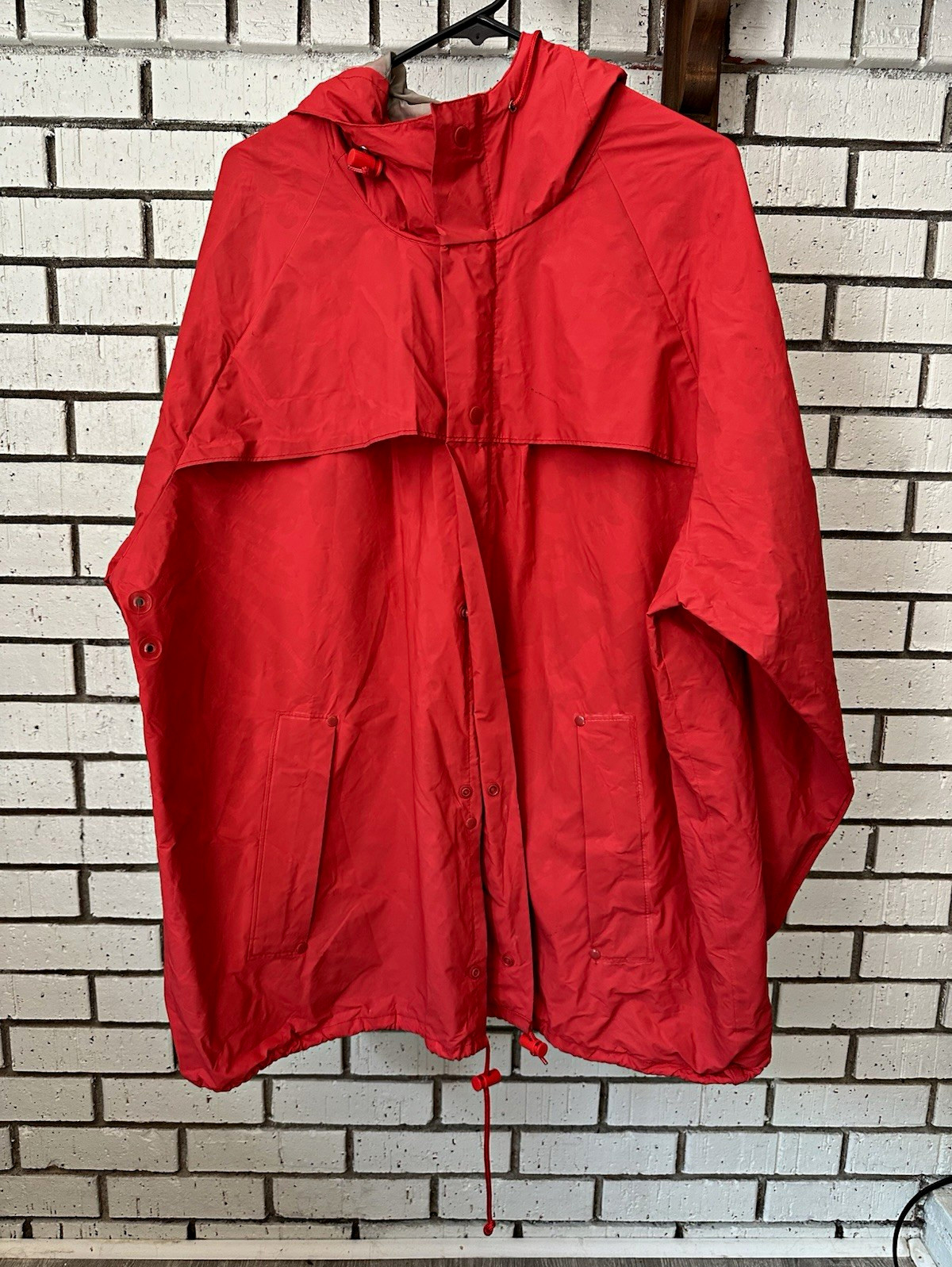 Kaffair Men’s Red Hooded Rain Coat XL Snap/Drawstring Stand-Up Collar Mid