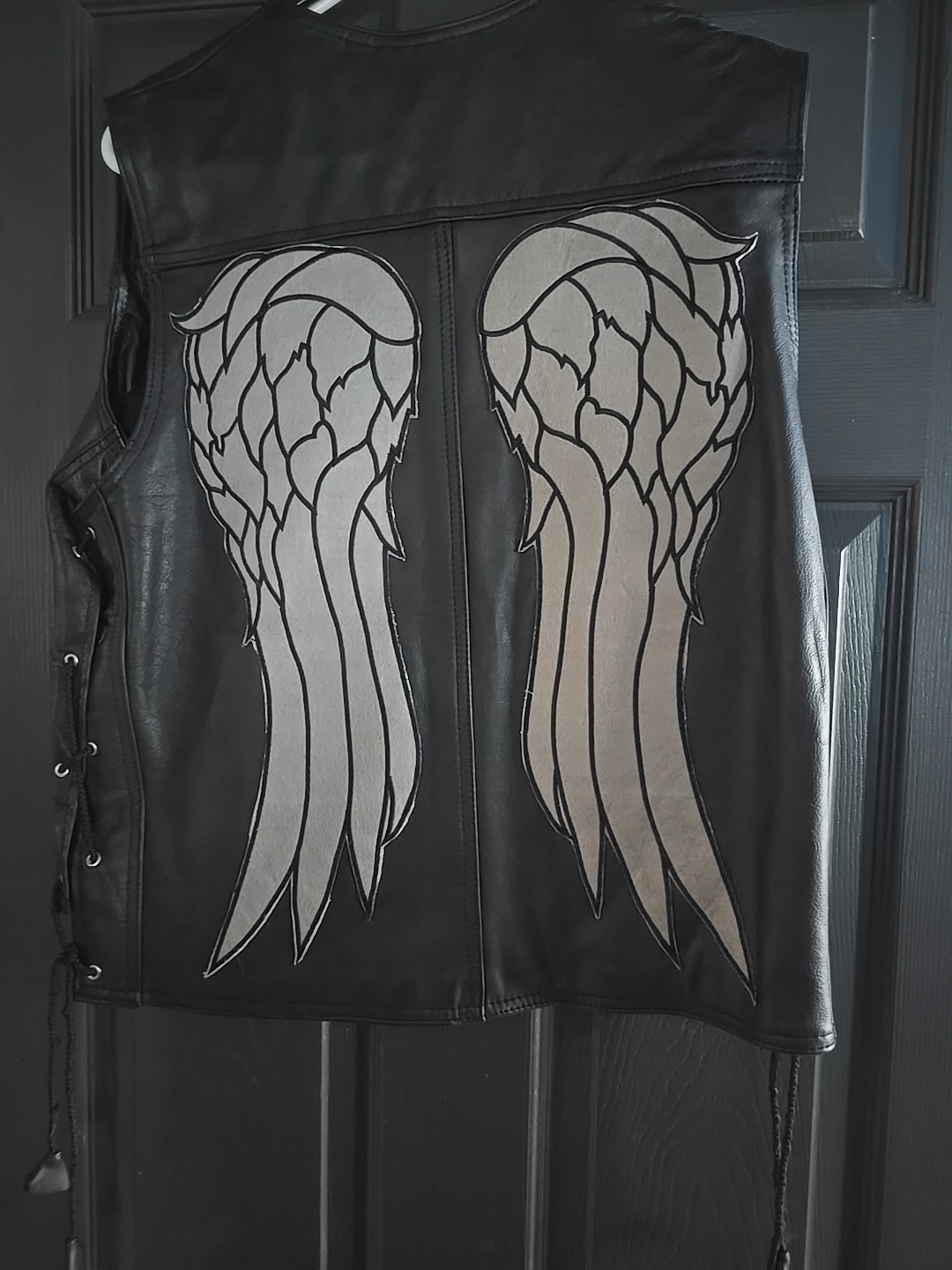 THE WALKING DEAD – DARYL DIXON ANGEL WINGS LEATHER VEST JACKET – Medium