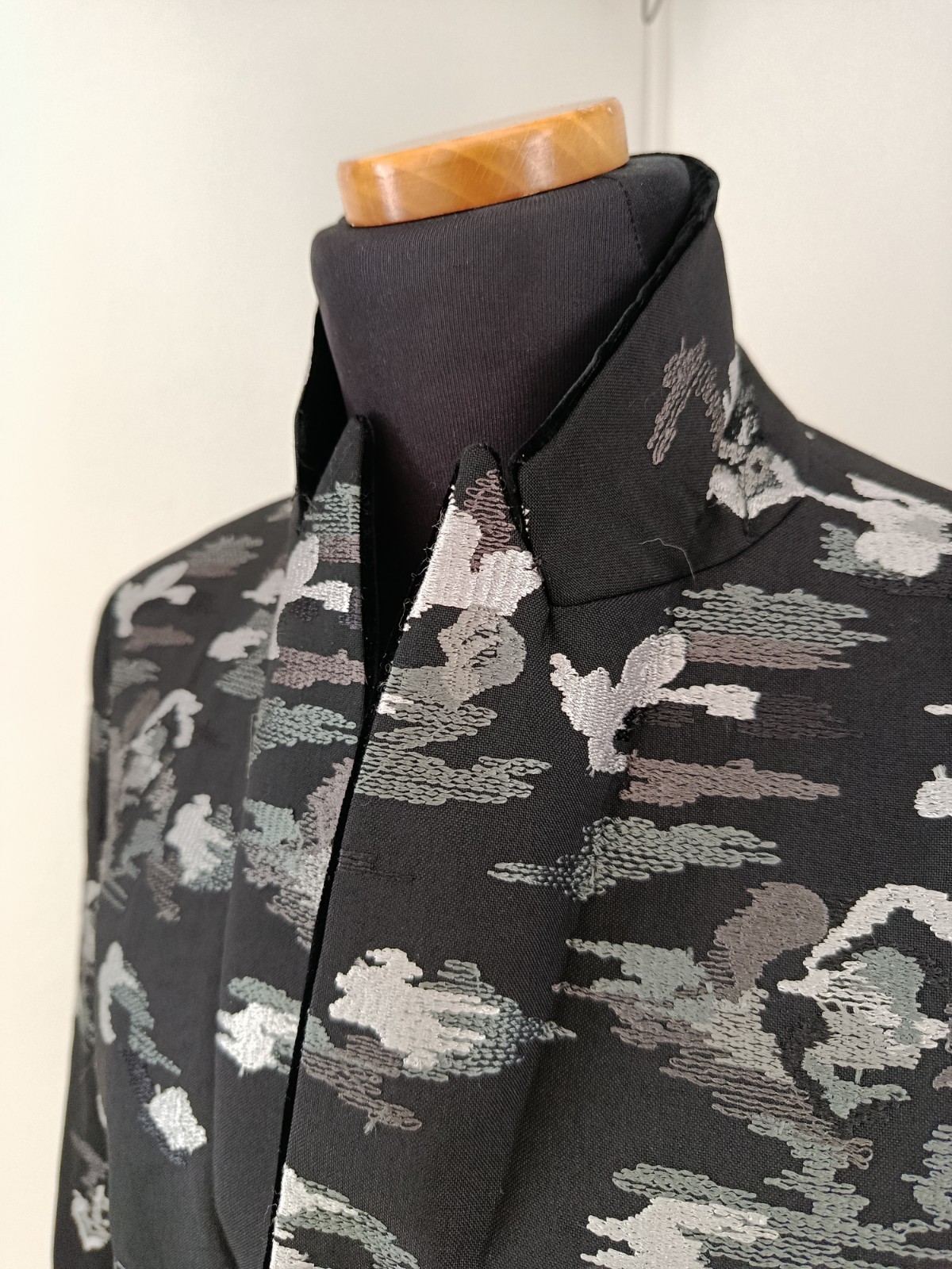 Emporio Armani Runway FW 2017 Brocade Jaquard Mohair Wool Velvet Tuxedo Jacket