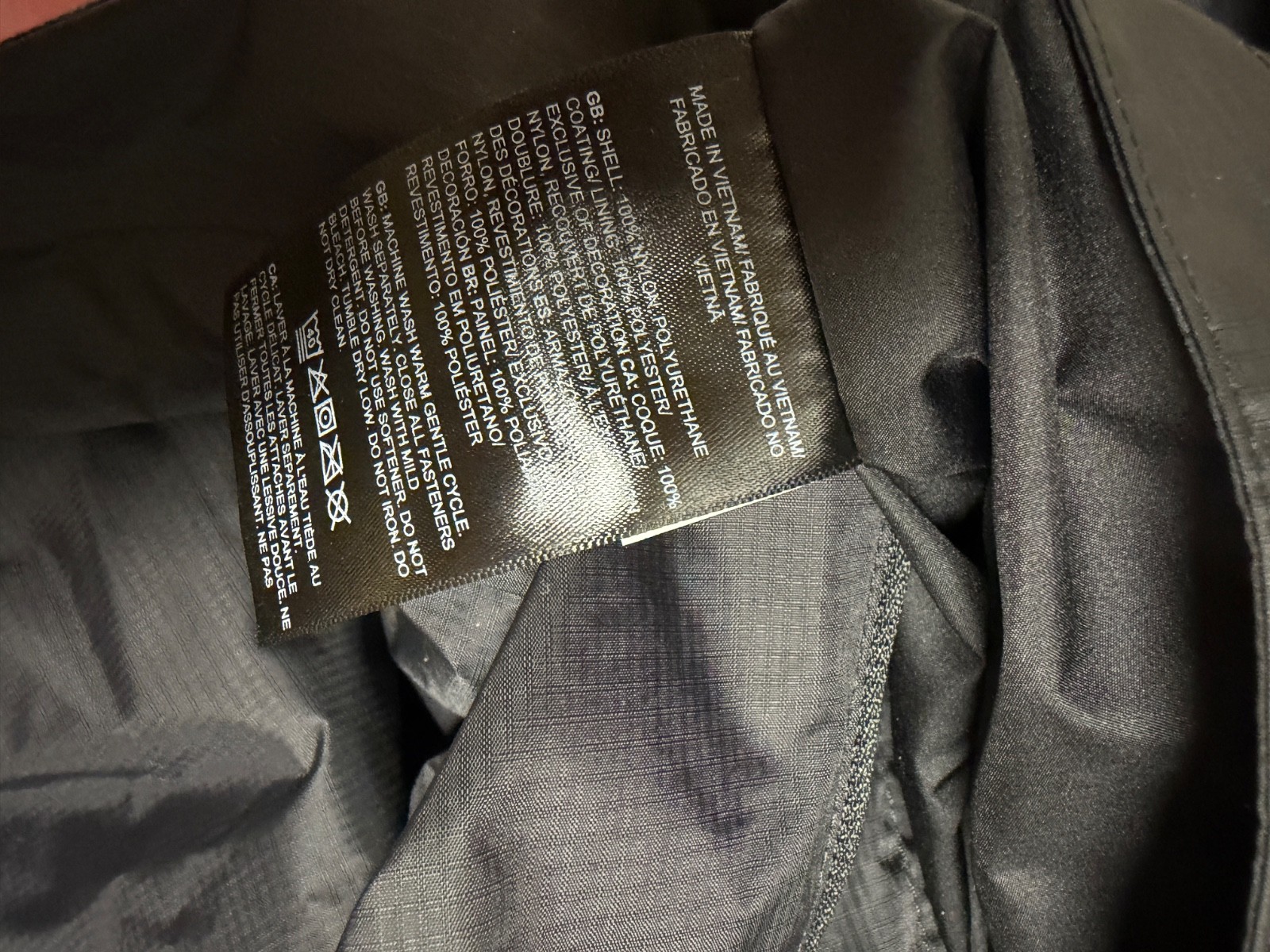 THE NORTH FACE Men’s Venture 2L DryVent Waterproof Hooded Rain Jacket TNF BLACK