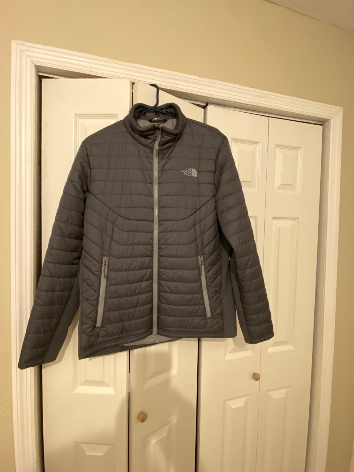 The North Face Hybrid Jacket NF00CP3V SS16 / GRAY / SIZE-M / GREAT CONDITION