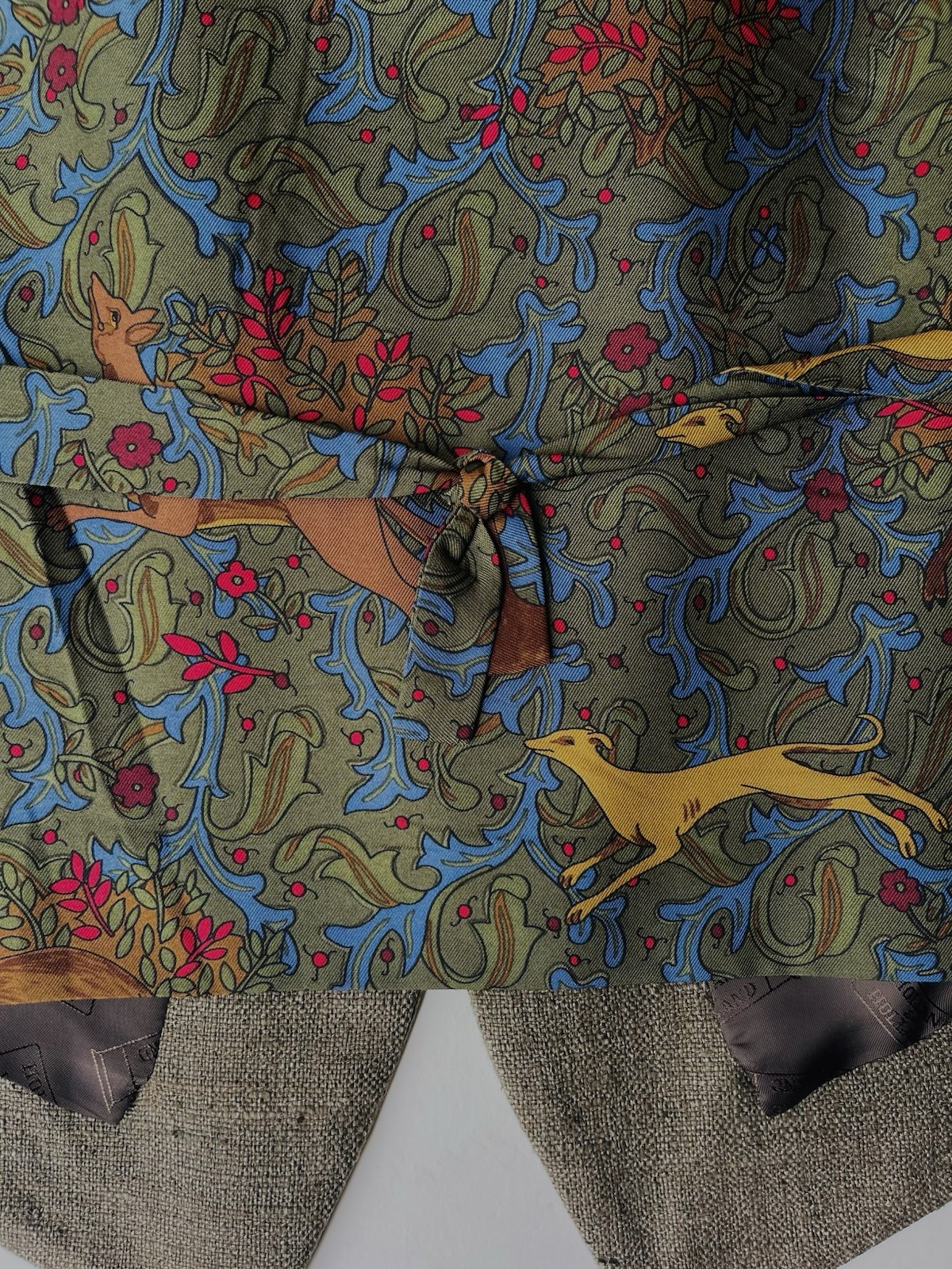 HOLLAND & HOLLAND FRANCE Men’s Silk Waistcoat Vest w/silk Hunting Pattern, 42