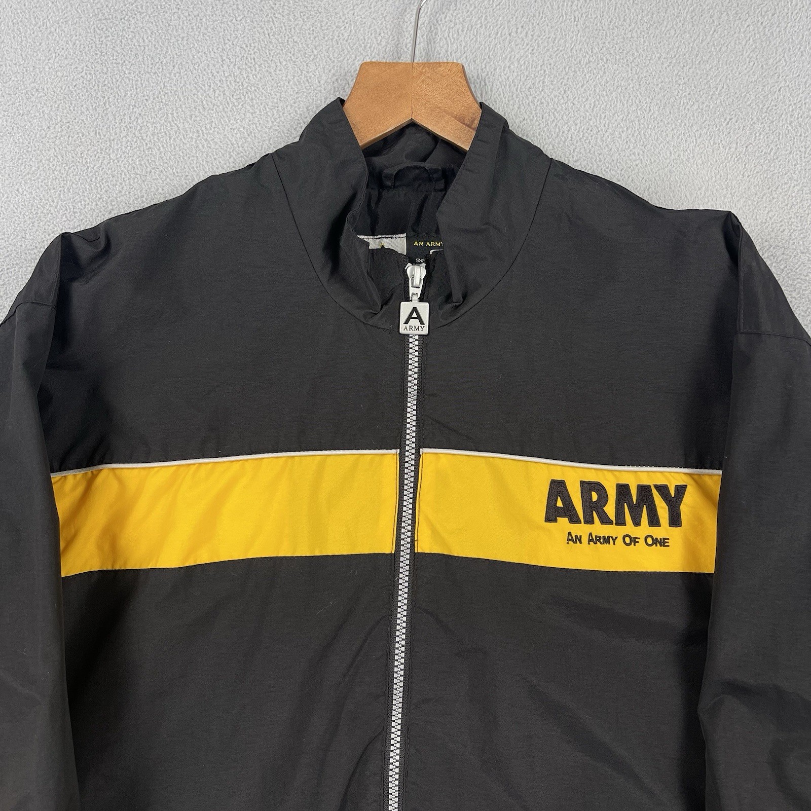 Vintage United States Army Windbreaker Jacket Mens S Black Yellow Full Zip USA