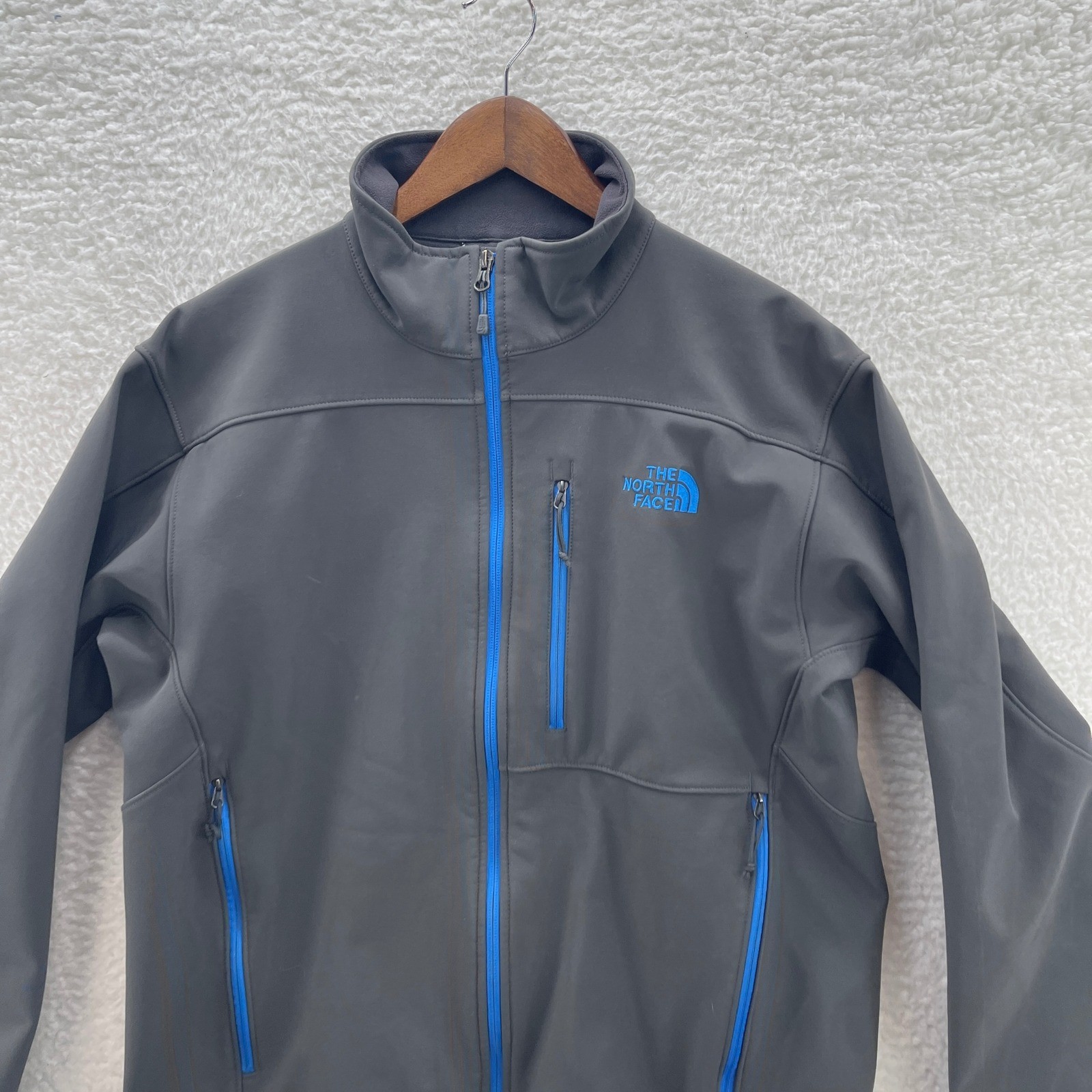 The North Face Jacket Mens Medium Gray Blue Softshell Outdoor Hiking Gorpcore