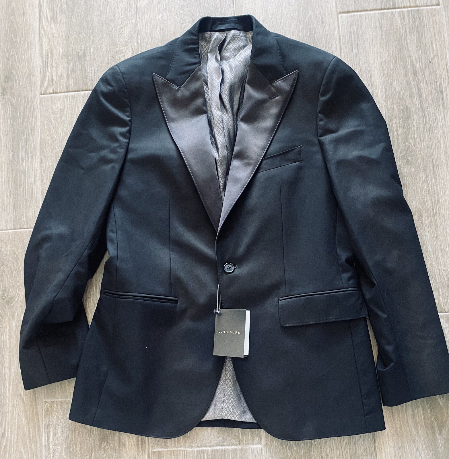 J.Hilburn Men’s Vitale Barberis 100% Wool Tuxedo Jacket