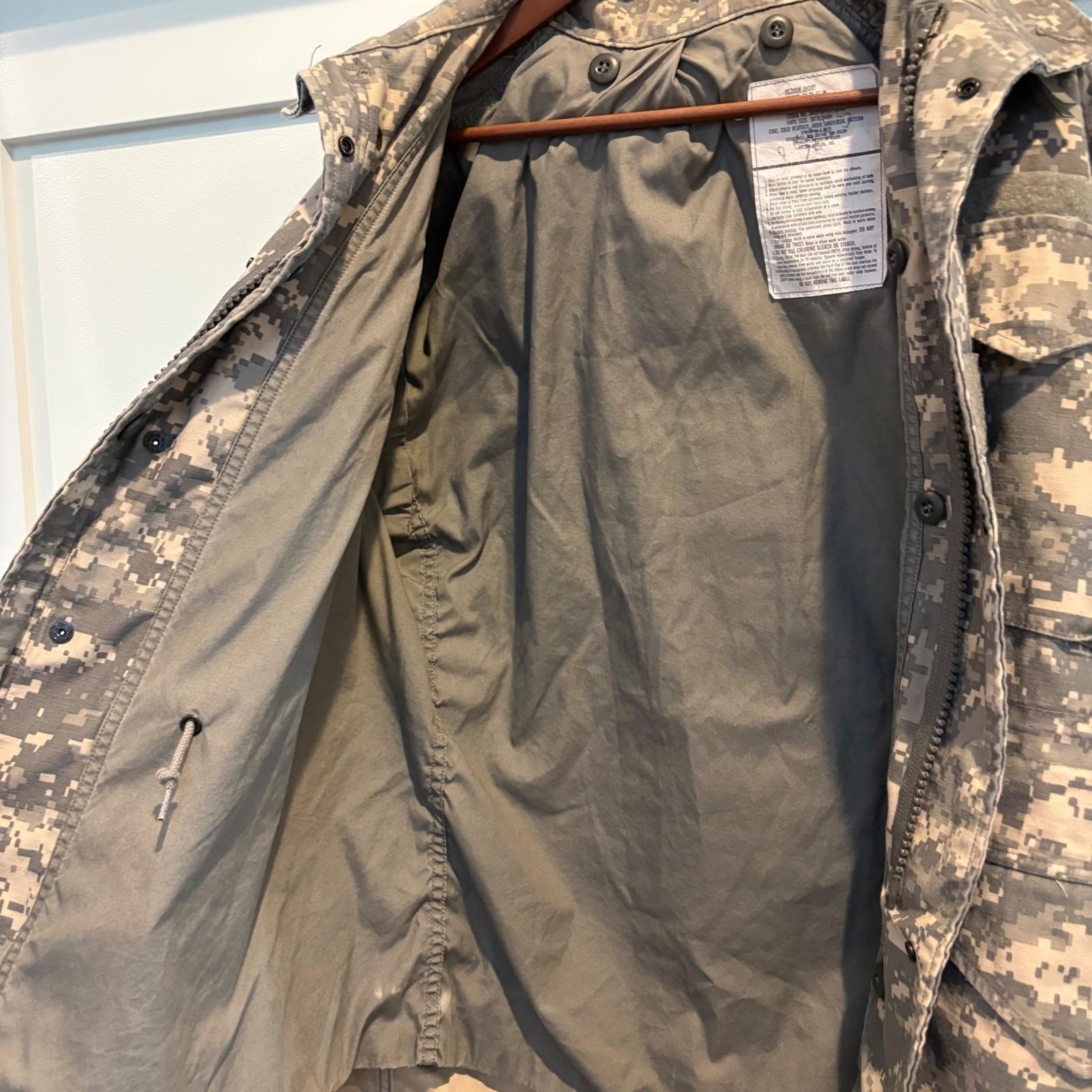 US Army Cold Weather Field Coat Medium Short UCP ACU Digital Camo Military