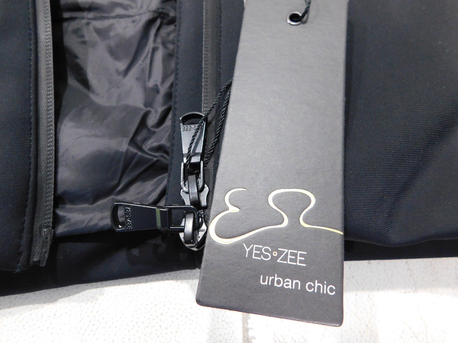 Yes-Zee men hooded quilt padd Jacket/Coat. New w/ tag, size 2XL. Fit US L-XL.