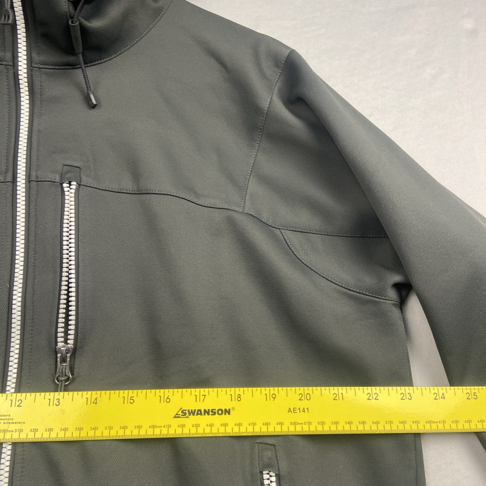 REI Windbreak Soft shell Jacket Men’s Large Gray Hooded Waffle Lined Heavyweight