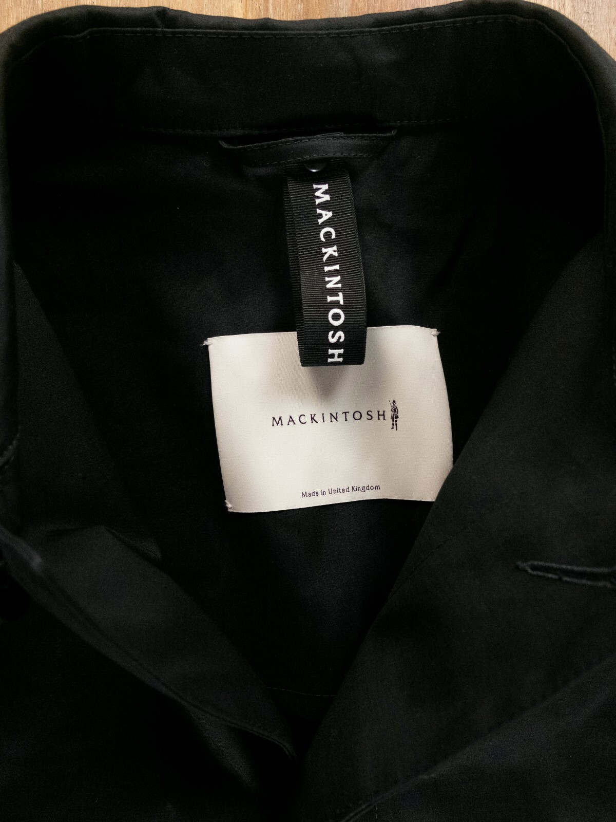 (NO CUSTOMS TAX) MACKINTOSH Manchester black regular fit cotton coat 38 / Medium
