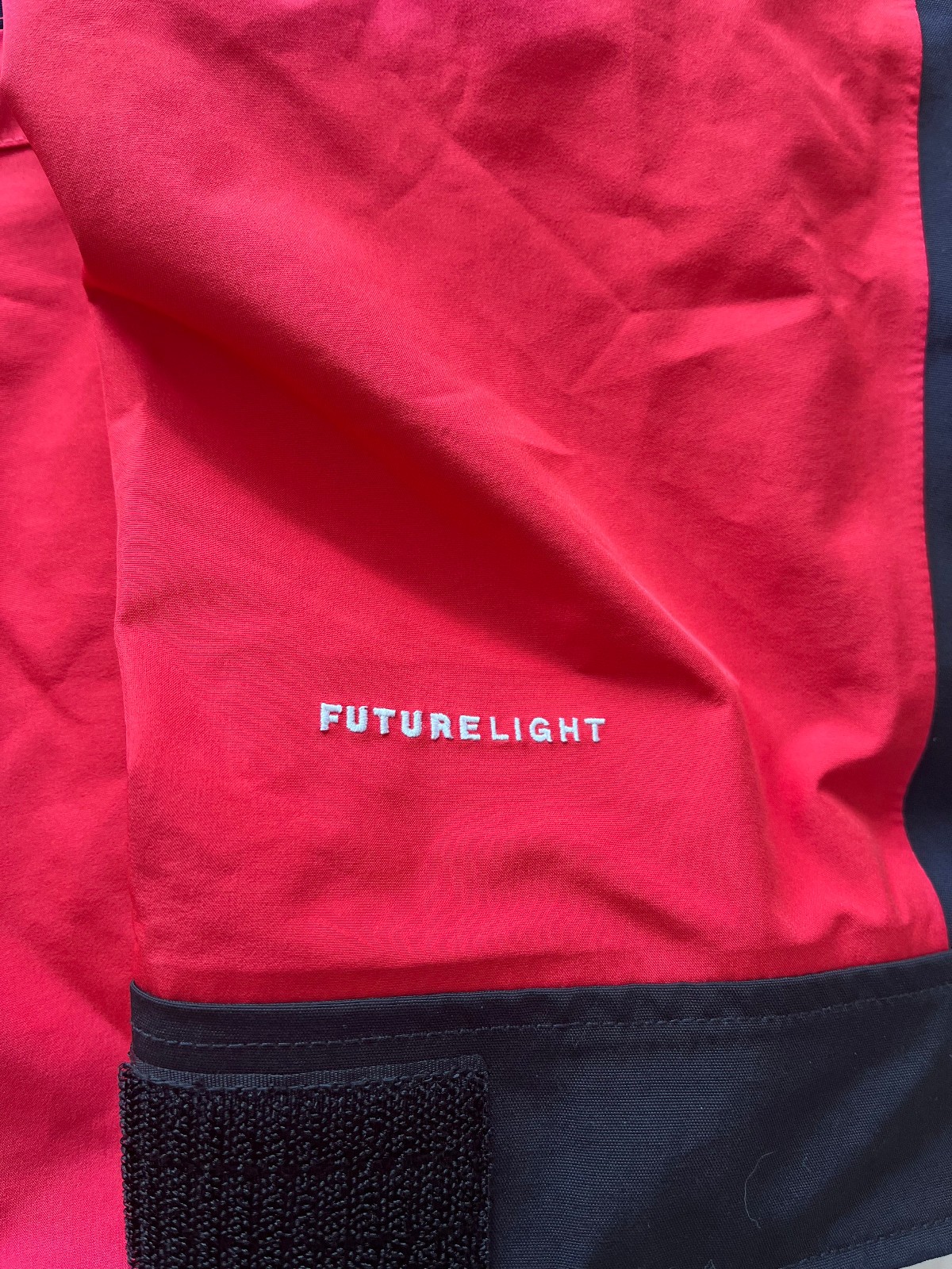 The North Face 1994 Retro Mountain Futurelight Jacket – Fiery Red [Medium, Used]