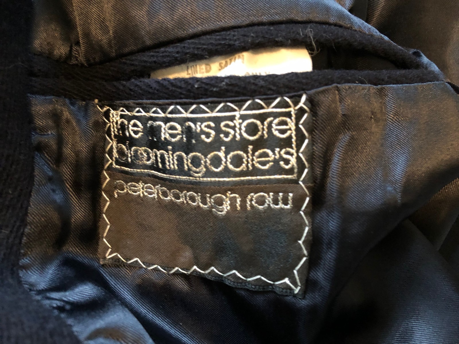 Men’s Bloomingdales Navy Wool Double-Breasted Overcoat-Size 40R-Made in England