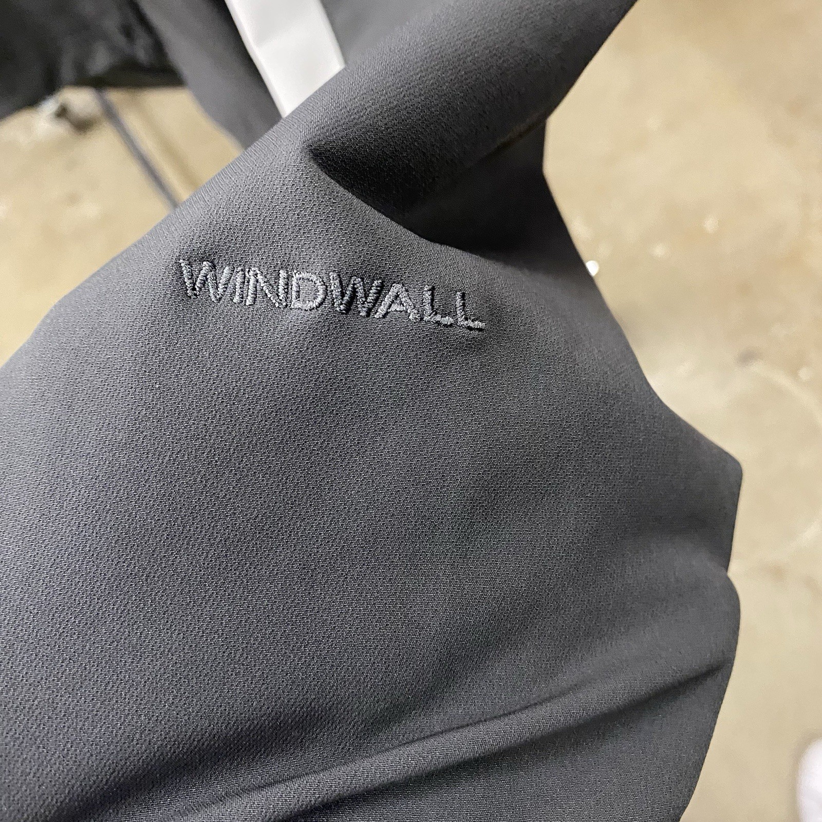 The North Face Mens M Soft Shell Windwall Jacket Full Zip Outerwear Gray Black