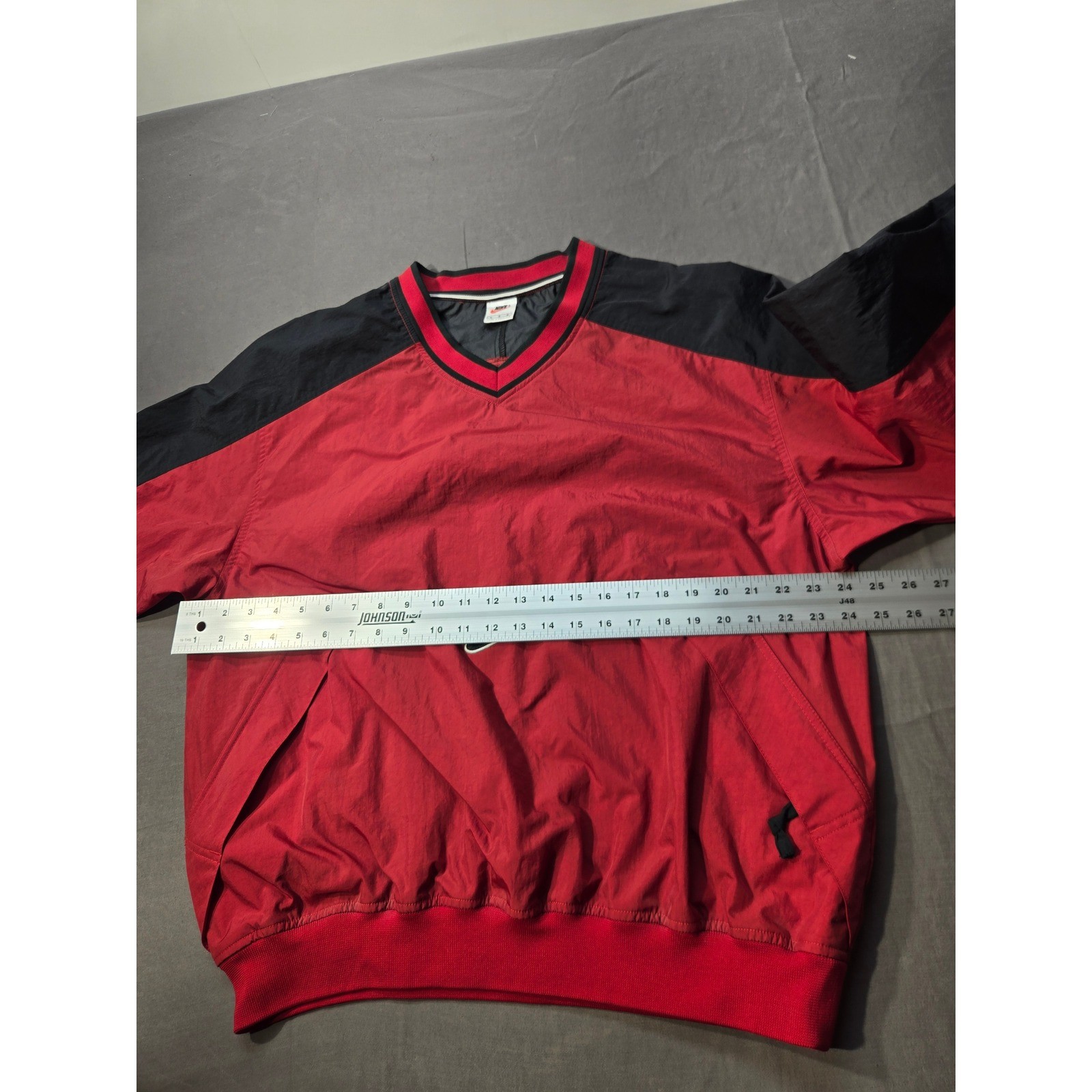 Vintage Nike V-Neck Windbreaker Pullover Red Black Nylon Mens Large Swoosh Logo