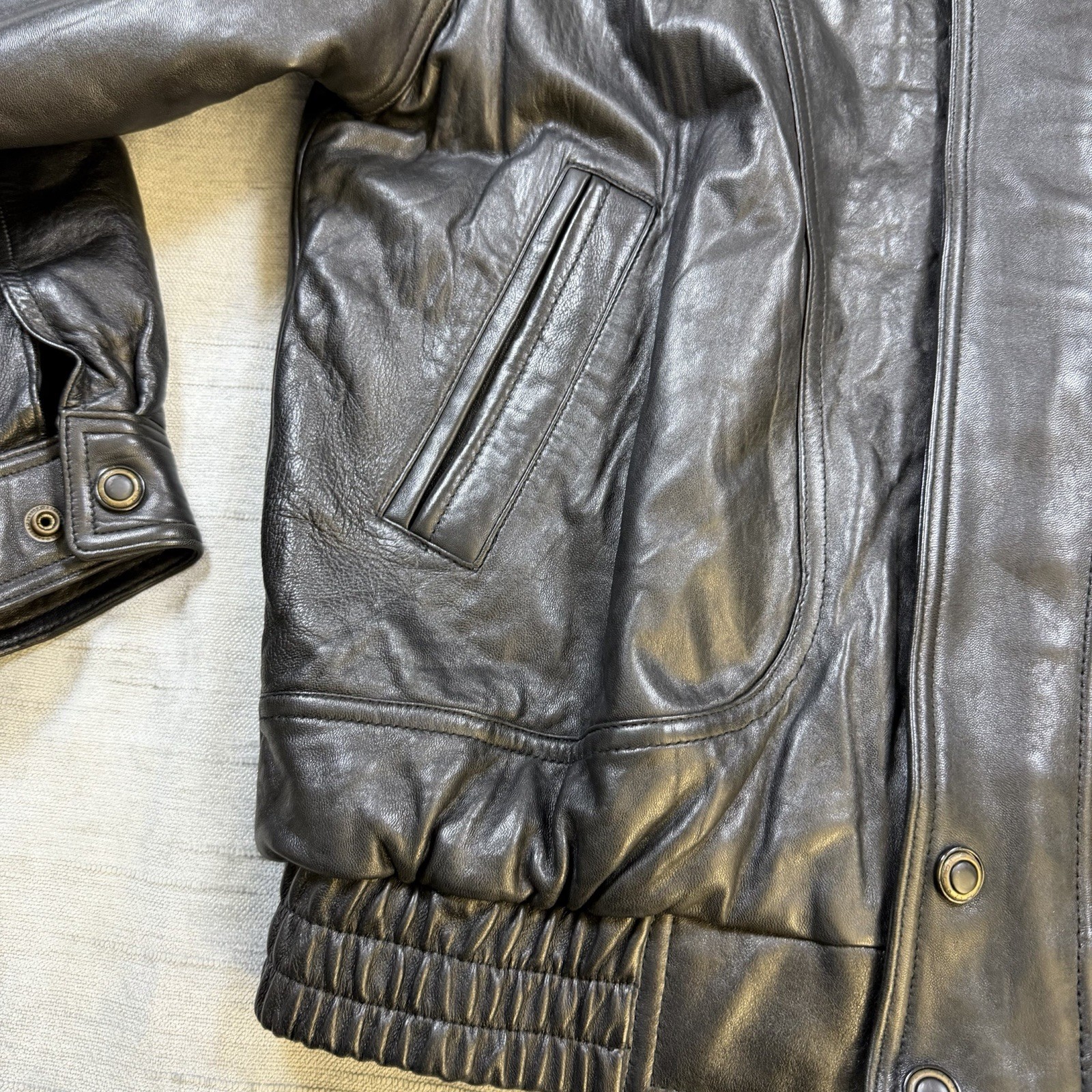 Raboem Premium Leather Bomber / Biker Jacket Men’s Size M 105cm Shoulder Padding